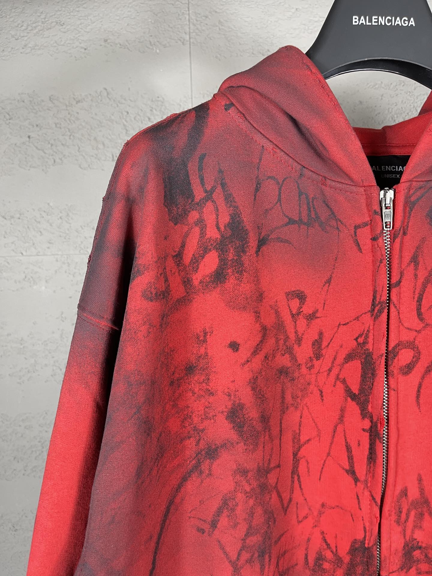 Luxury Hand-Painted Parisian Fashion: Quality Fabric, Intricate Embroidery, Unique Details - 图片 4