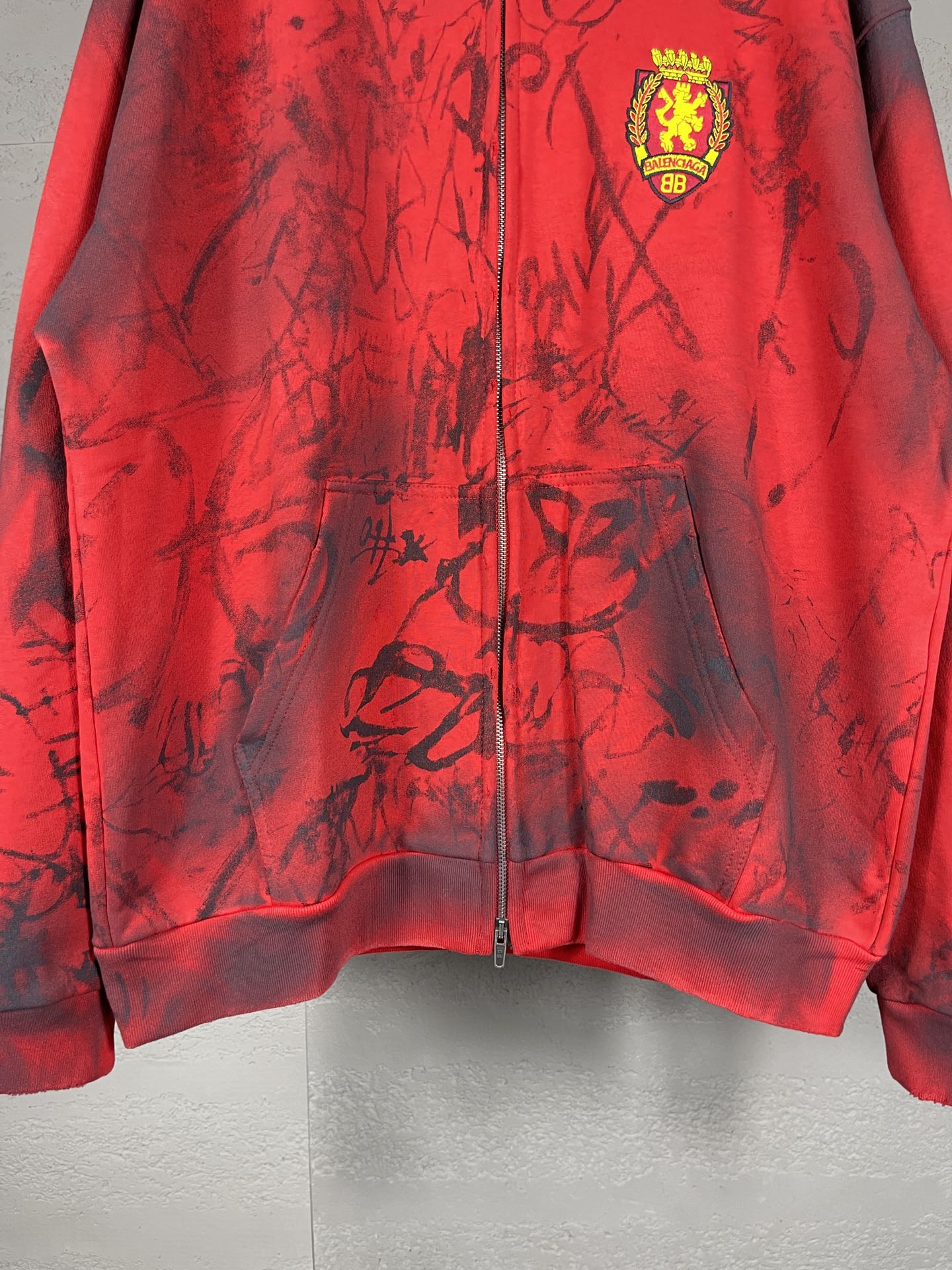 Luxury Hand-Painted Parisian Fashion: Quality Fabric, Intricate Embroidery, Unique Details - 图片 8