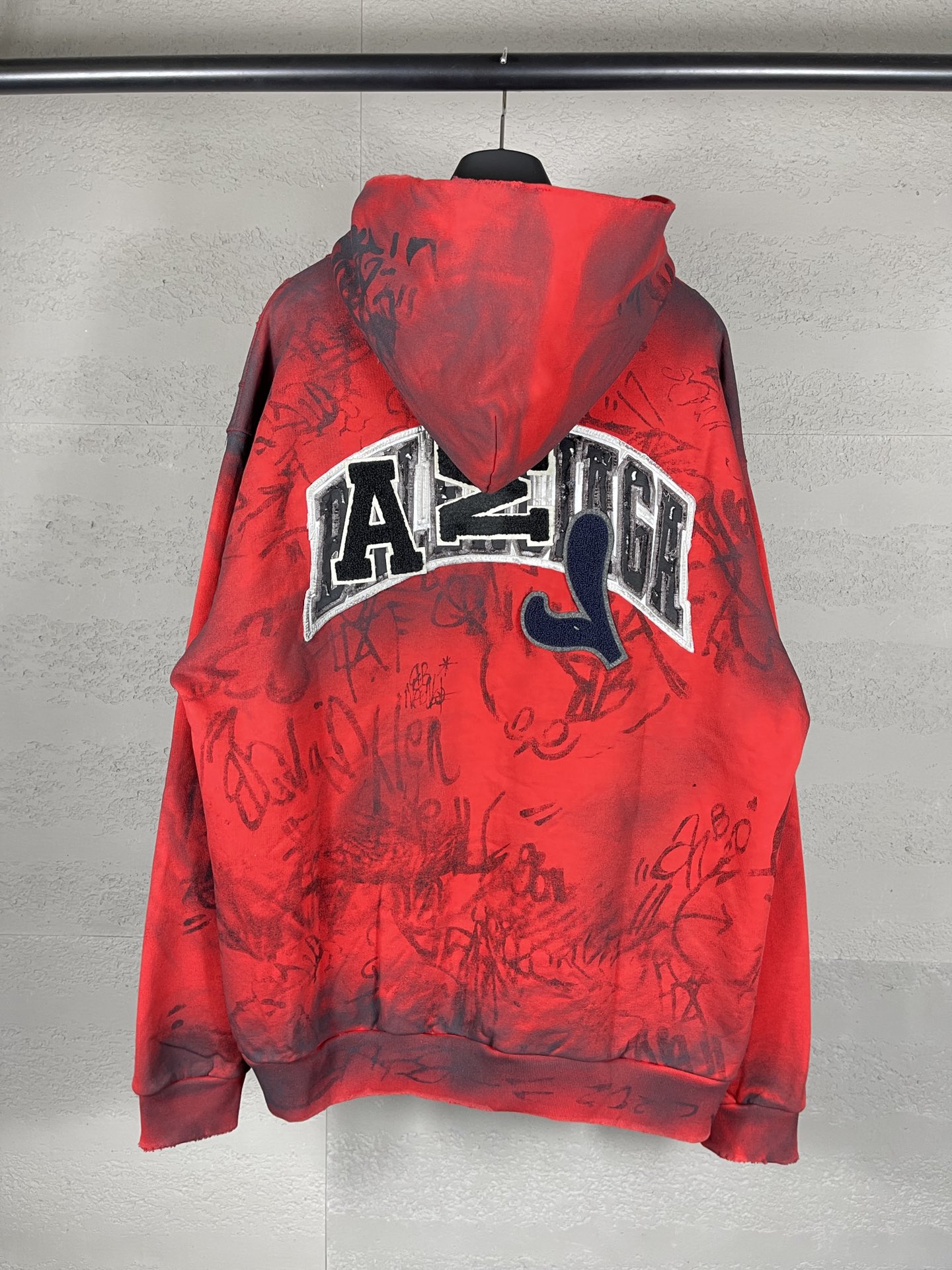 Luxury Hand-Painted Parisian Fashion: Quality Fabric, Intricate Embroidery, Unique Details - 图片 2