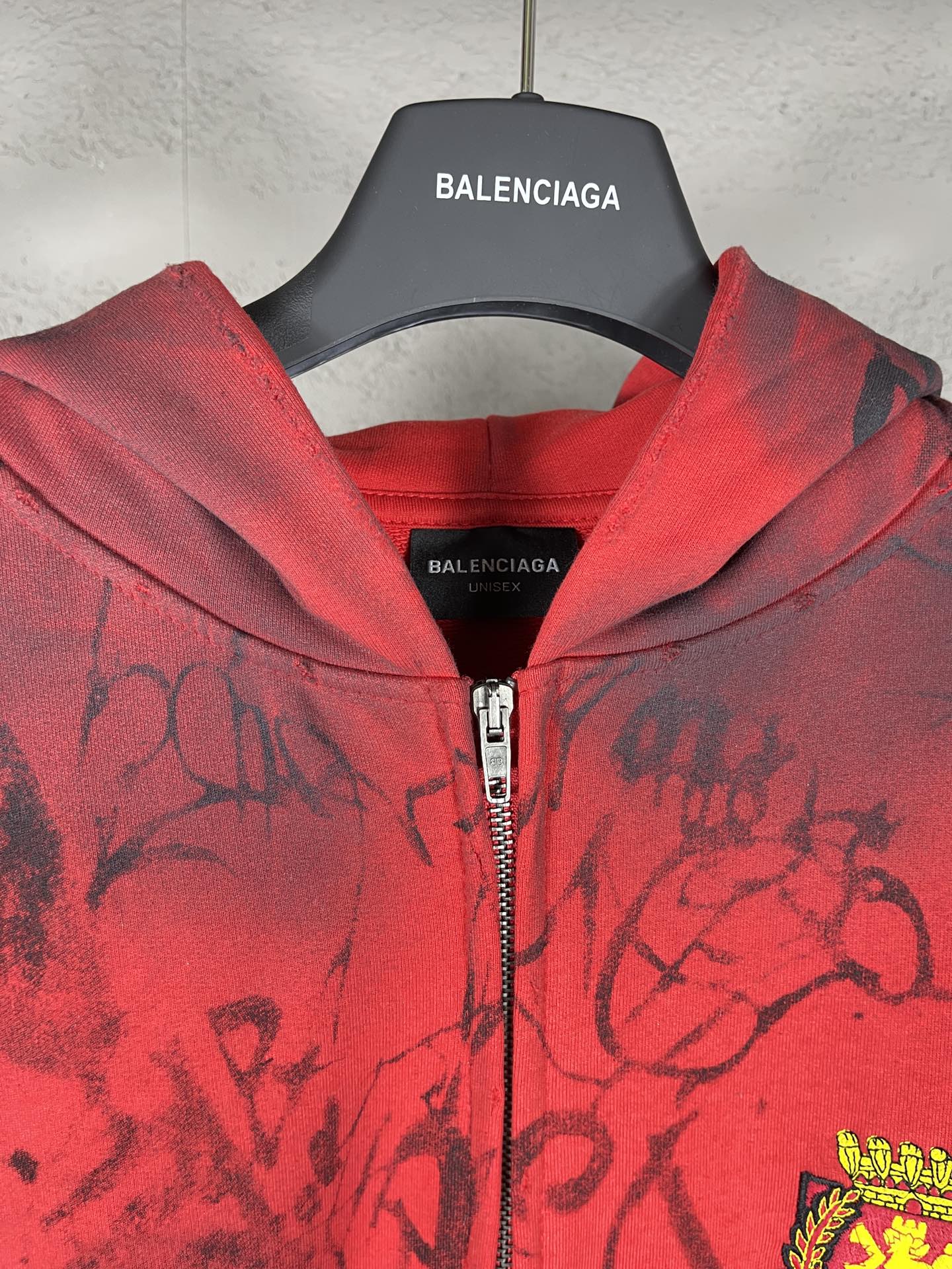 Luxury Hand-Painted Parisian Fashion: Quality Fabric, Intricate Embroidery, Unique Details - 图片 3