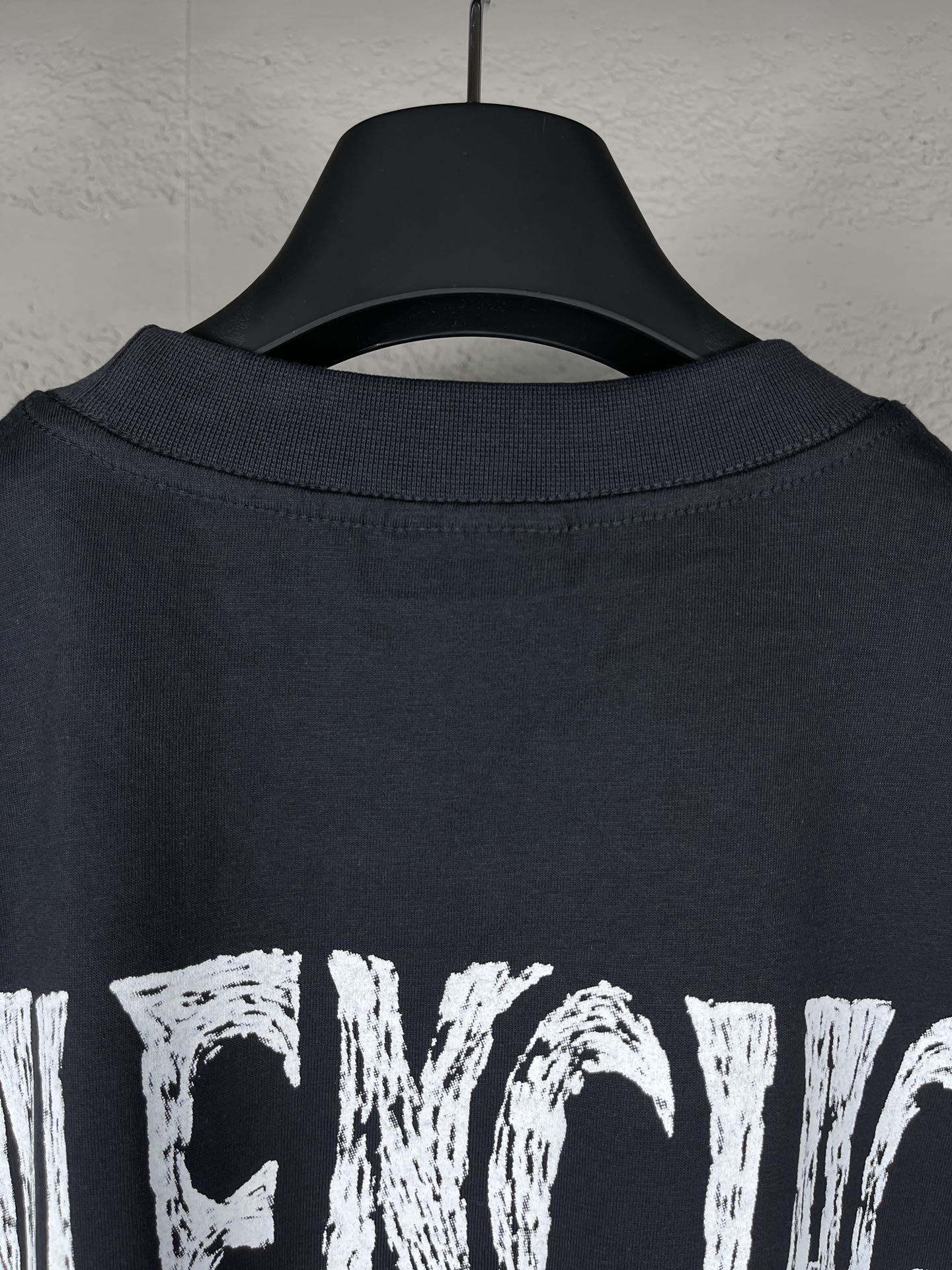 High-quality Women’s Clothing: BALENCI*GA Paris T-shirts with Unique Logo Design - 图片 9