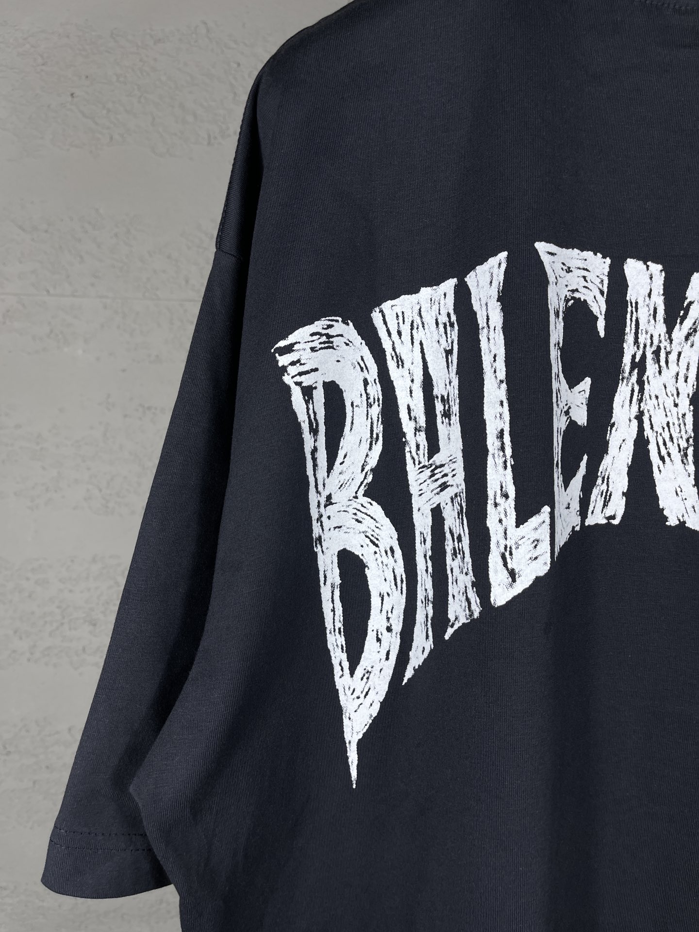 High-quality Women’s Clothing: BALENCI*GA Paris T-shirts with Unique Logo Design - 图片 8