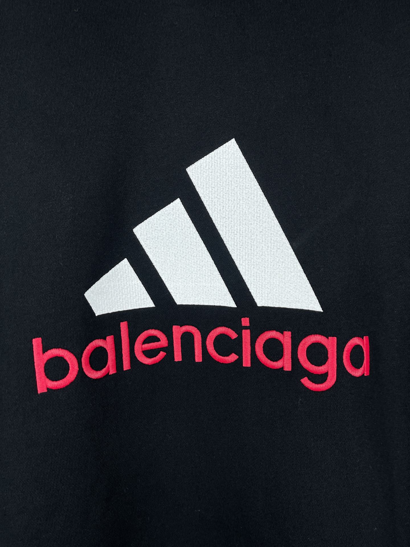 Classic LOGO Group Embroidered Clothing: Paris-Woven, Protective, and Stylish by Adidas - 图片 5