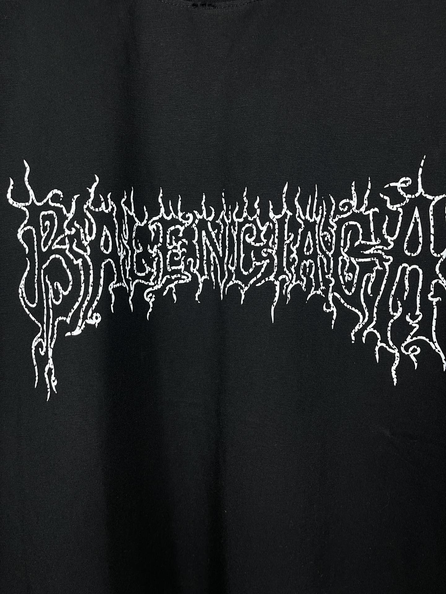 High-end Women’s Cloaks with BALENCI*GA Paris 2024 Logo – Quality Fabric, Classic Design - 图片 5