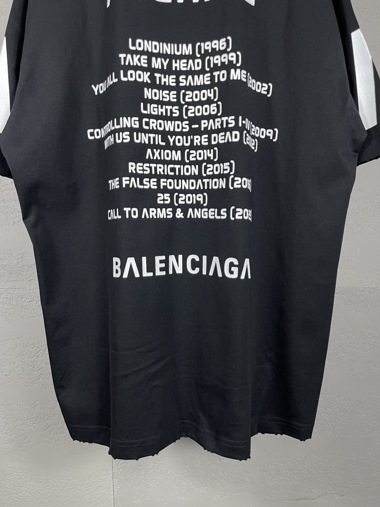 High-End Women’s Clothes: Balentiaga’s Quality Portfolio of Short-Sleeve T-Shirts - 图片 8