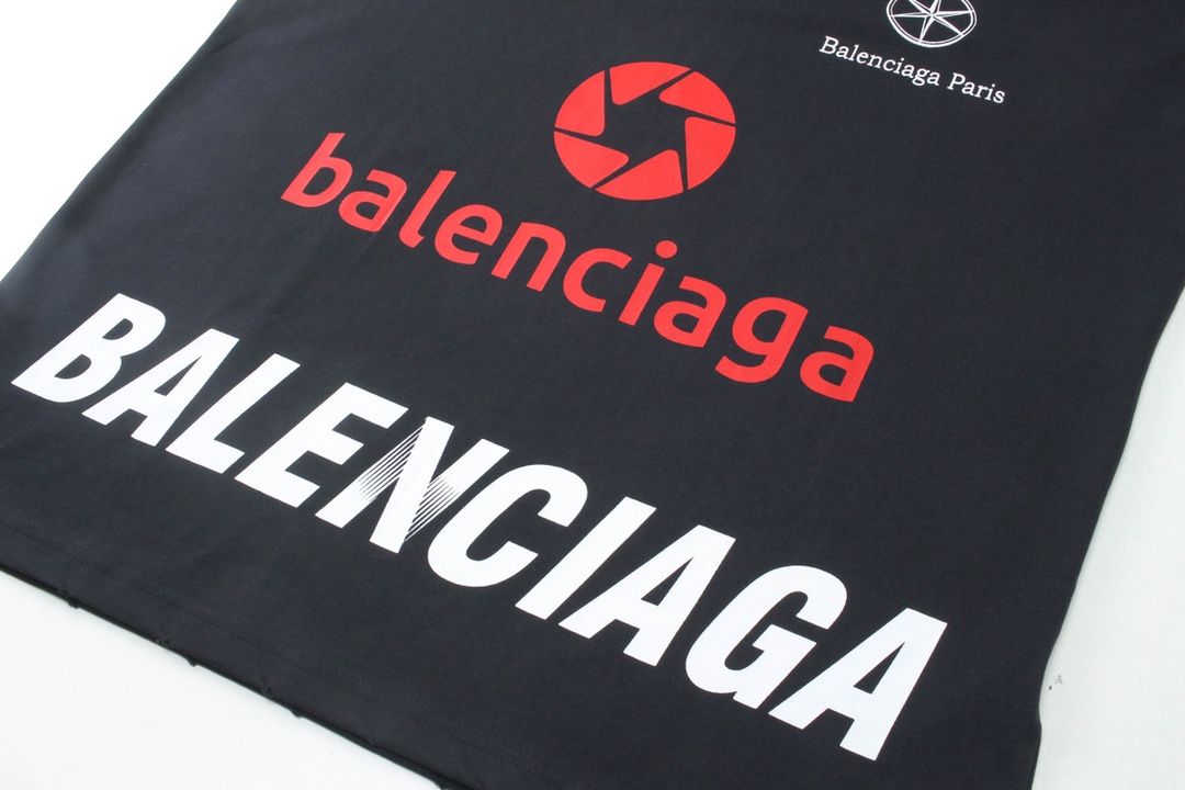 Balenciaga Camiseta de Algodón con Estampado Logo Vintage para Hombre y Mujer 7 i1705687235 3588 4