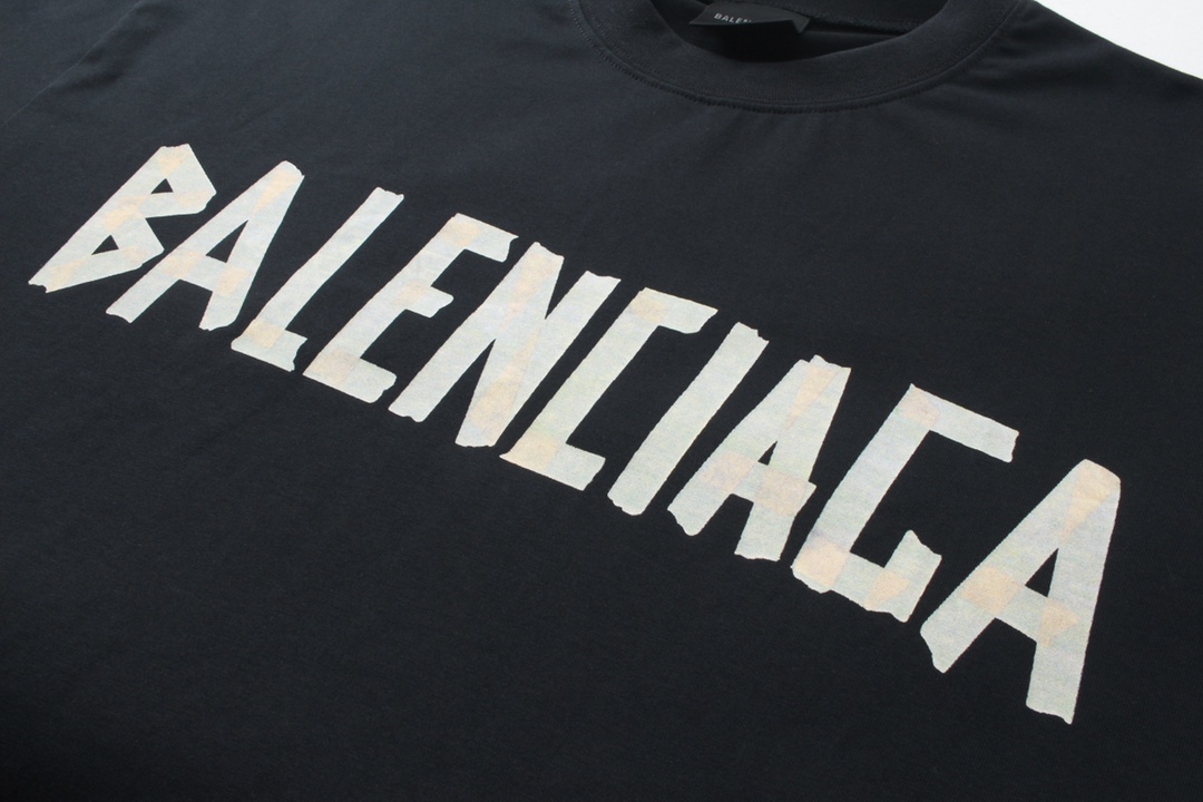 Balenciaga 24ss Camiseta Clásica con Logotipo Bordado y Estampado AB 6 i1714566661 3689 1