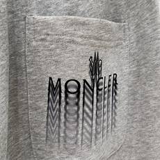 Moncl*r蒙*口2025秋冬最新的贸易订单休闲裤!全品相!!裤腿logo图案徽章设计!定制专属纯棉面 Moncl*r蒙*口2025秋冬最新的贸易订单休闲裤!全品相!!裤腿logo图案徽章设计!定制专属纯棉面