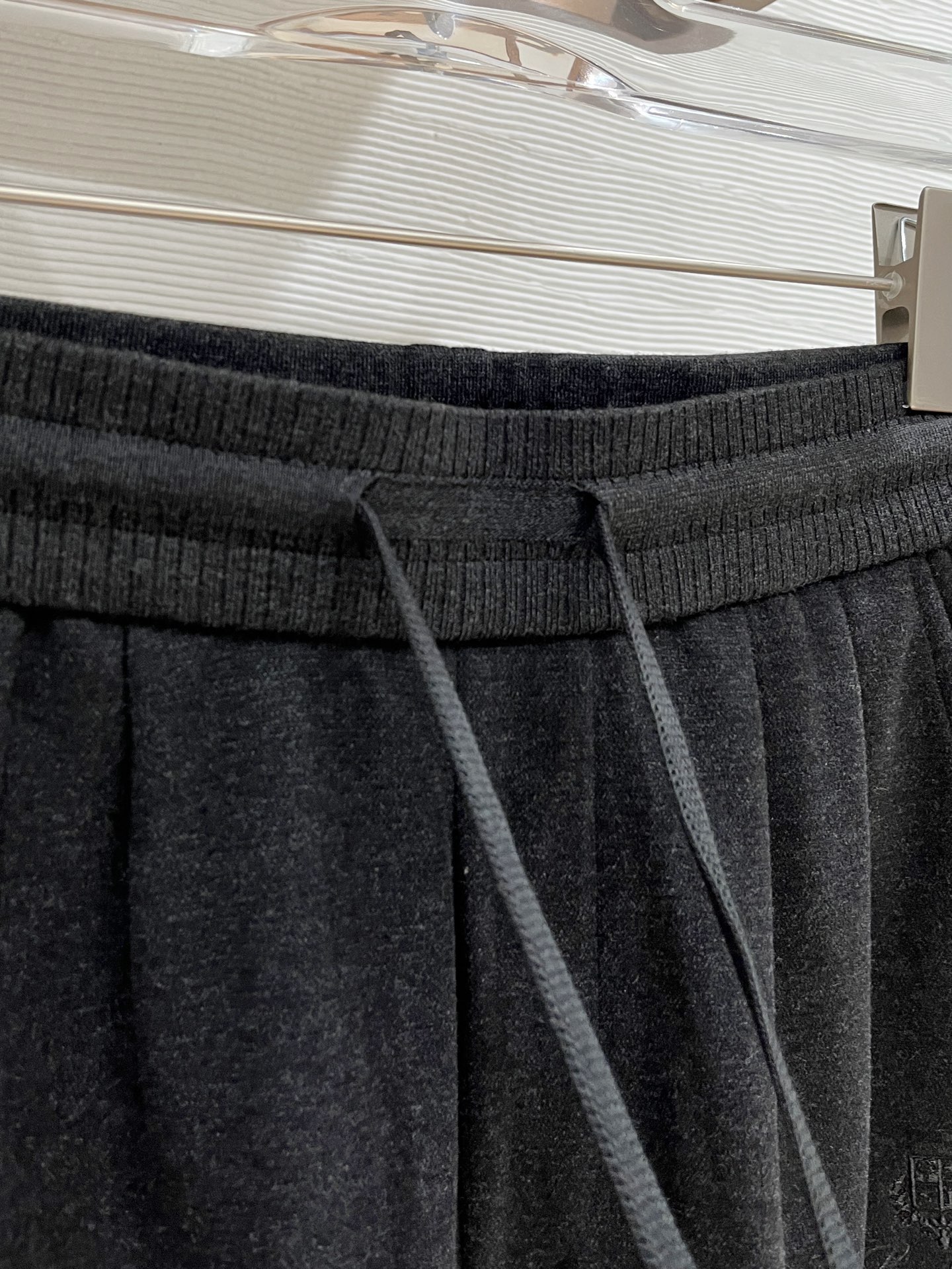 。Lo*ro Pi*na诺 u翩雅 2025秋冬 全品相订单，保暖有型 羊毛呢混纺松紧腰直脚休闲裤 经典