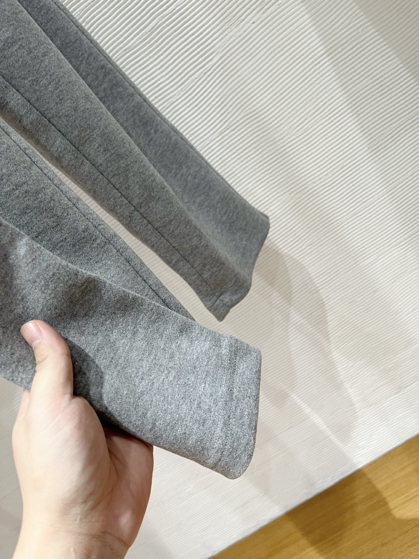 。Lo*ro Pi*na诺 u翩雅 2025秋冬 全品相订单，保暖有型 羊毛呢混纺松紧腰直脚休闲裤 经典