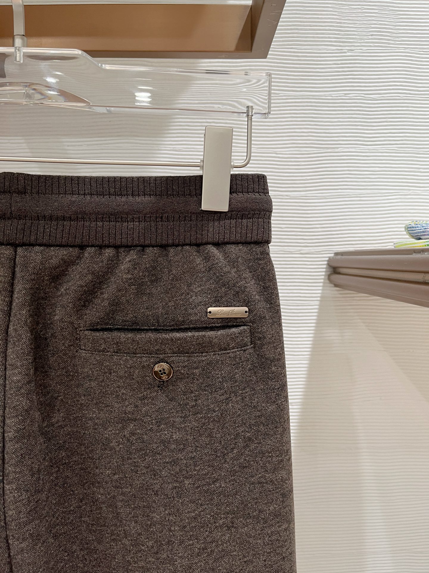 。Lo*ro Pi*na诺 u翩雅 2025秋冬 全品相订单，保暖有型 羊毛呢混纺松紧腰直脚休闲裤 经典