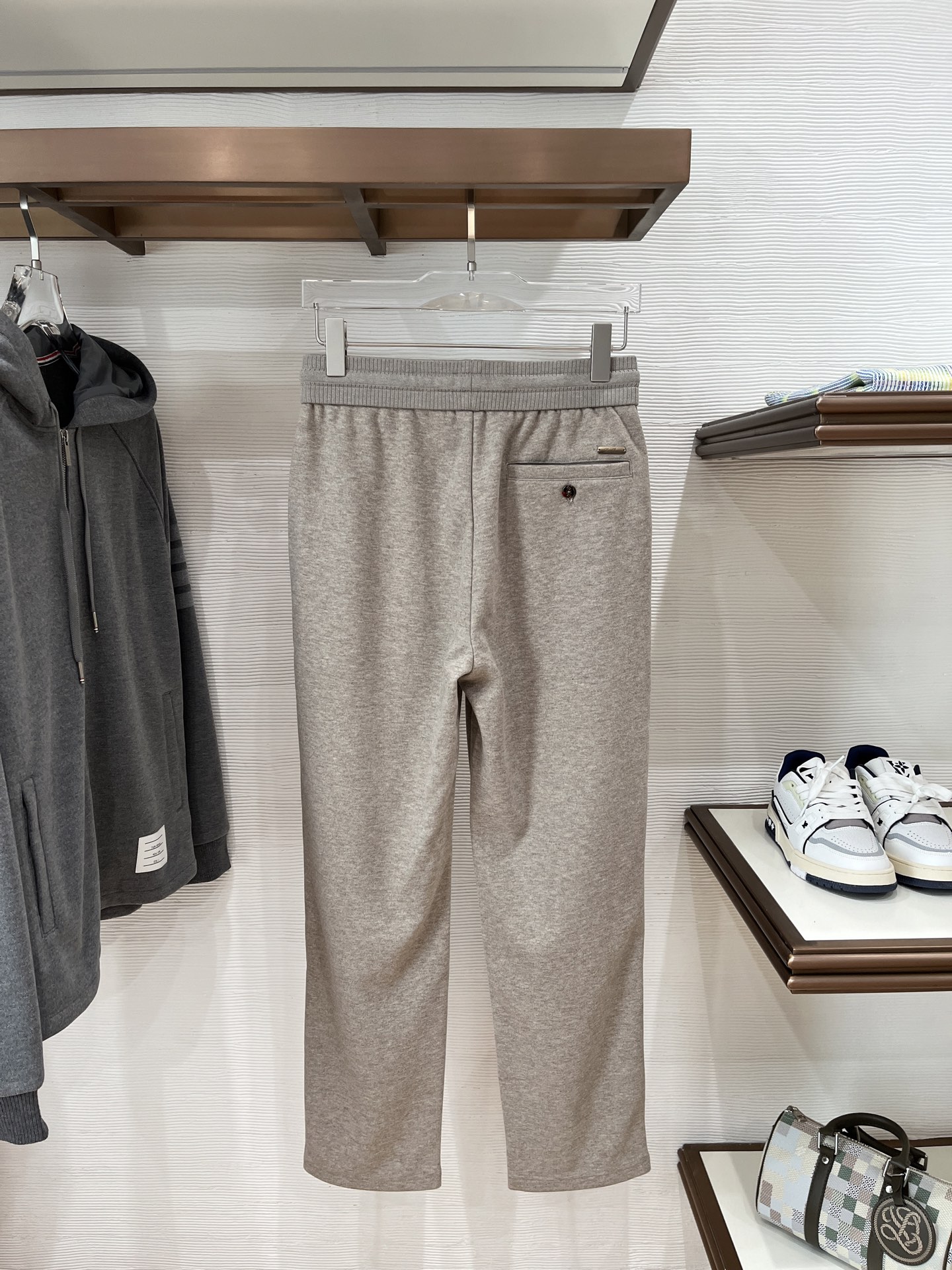 。Lo*ro Pi*na诺 u翩雅 2025秋冬 全品相订单，保暖有型 羊毛呢混纺松紧腰直脚休闲裤 经典