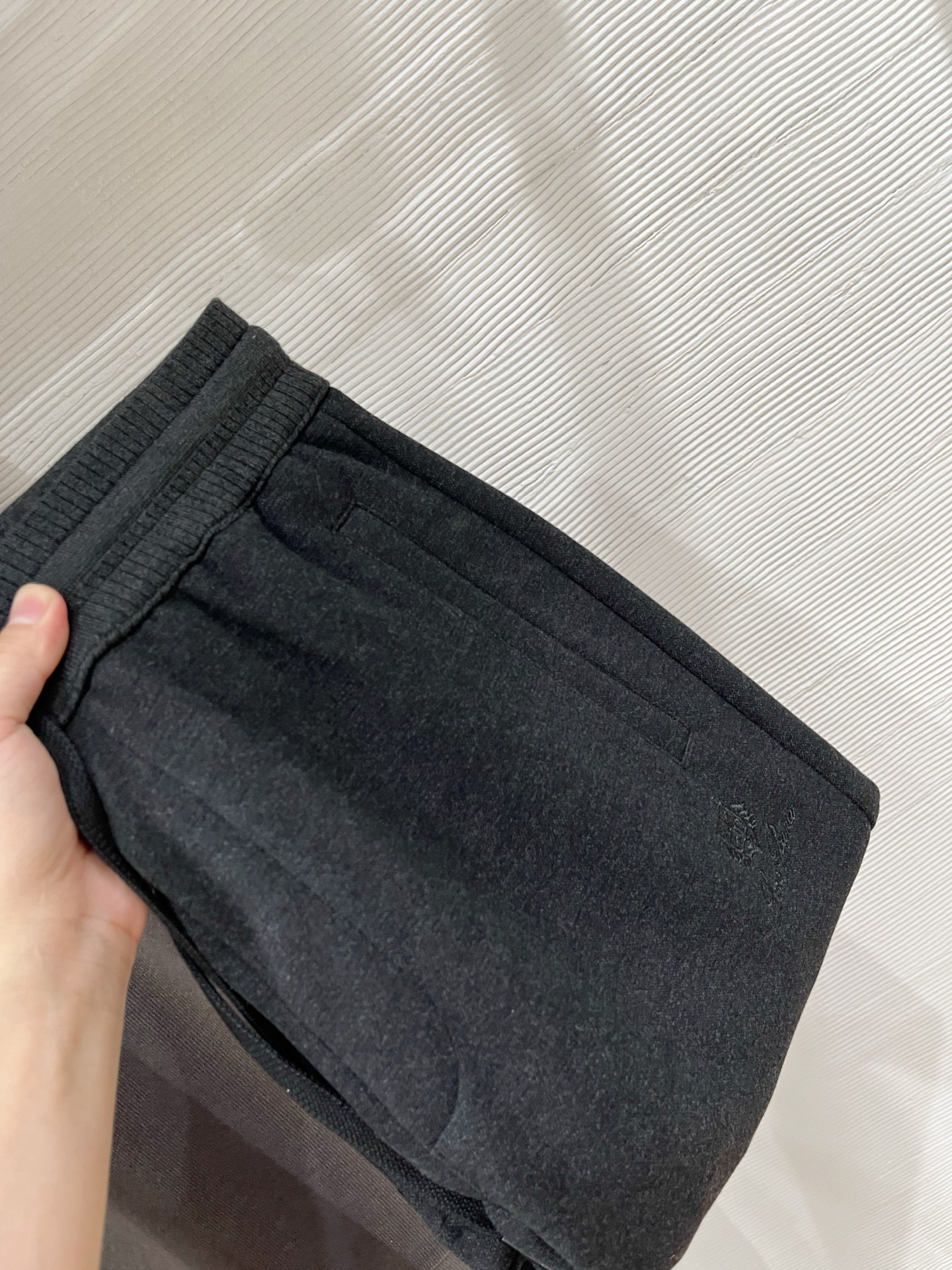 。Lo*ro Pi*na诺 u翩雅 2025秋冬 全品相订单，保暖有型 羊毛呢混纺松紧腰直脚休闲裤 经典