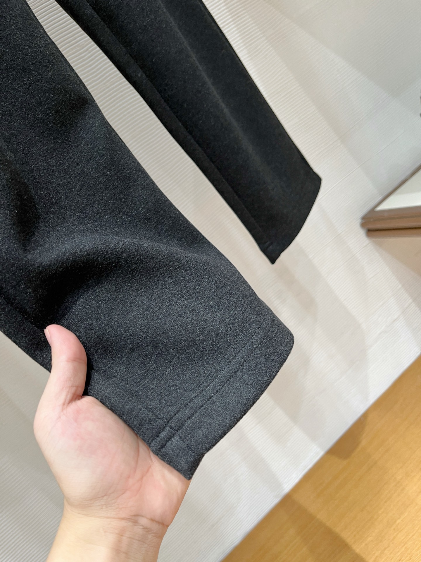 。Lo*ro Pi*na诺 u翩雅 2025秋冬 全品相订单，保暖有型 羊毛呢混纺松紧腰直脚休闲裤 经典