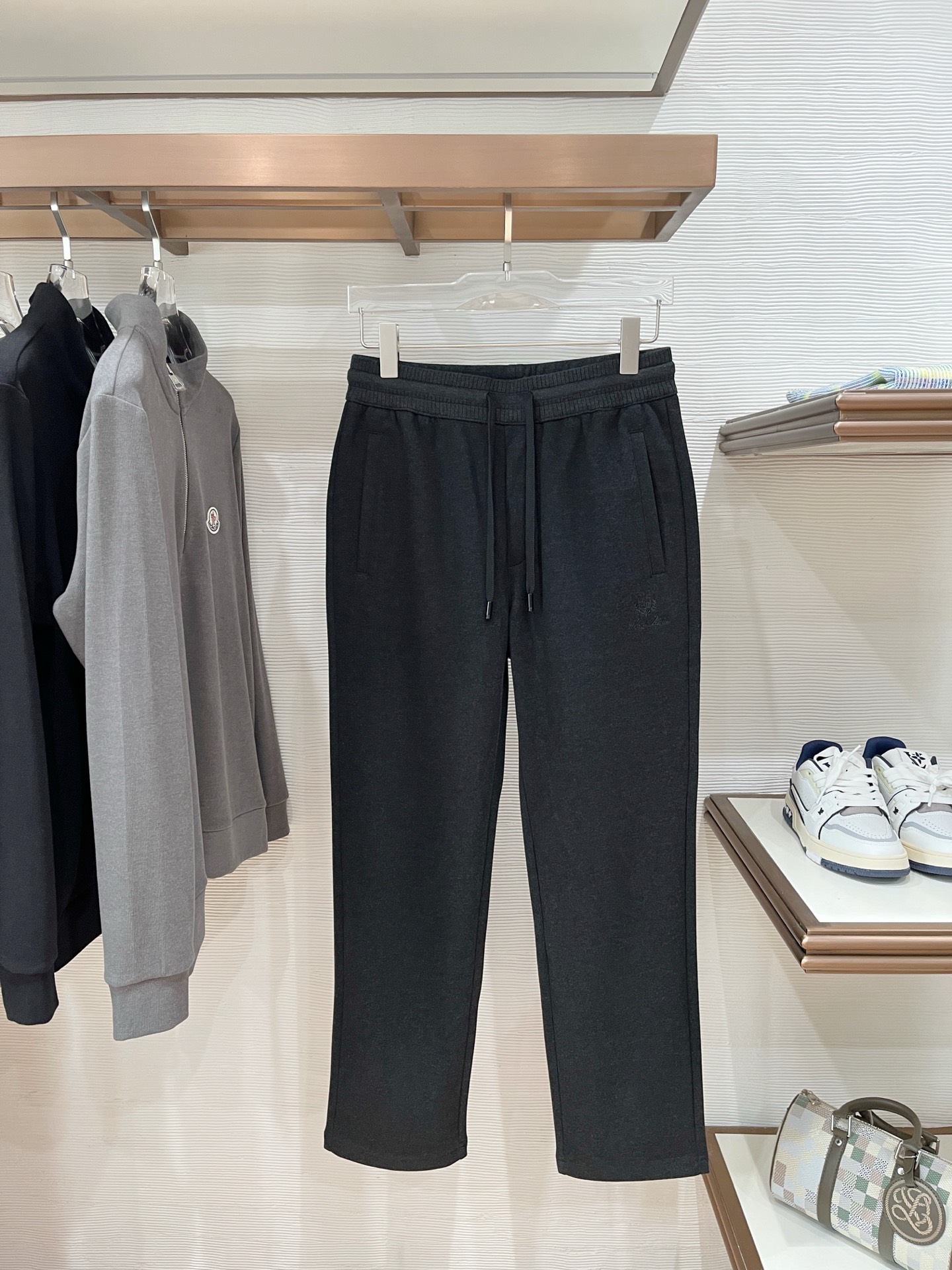 。Lo*ro Pi*na诺 u翩雅 2025秋冬 全品相订单，保暖有型 羊毛呢混纺松紧腰直脚休闲裤 经典