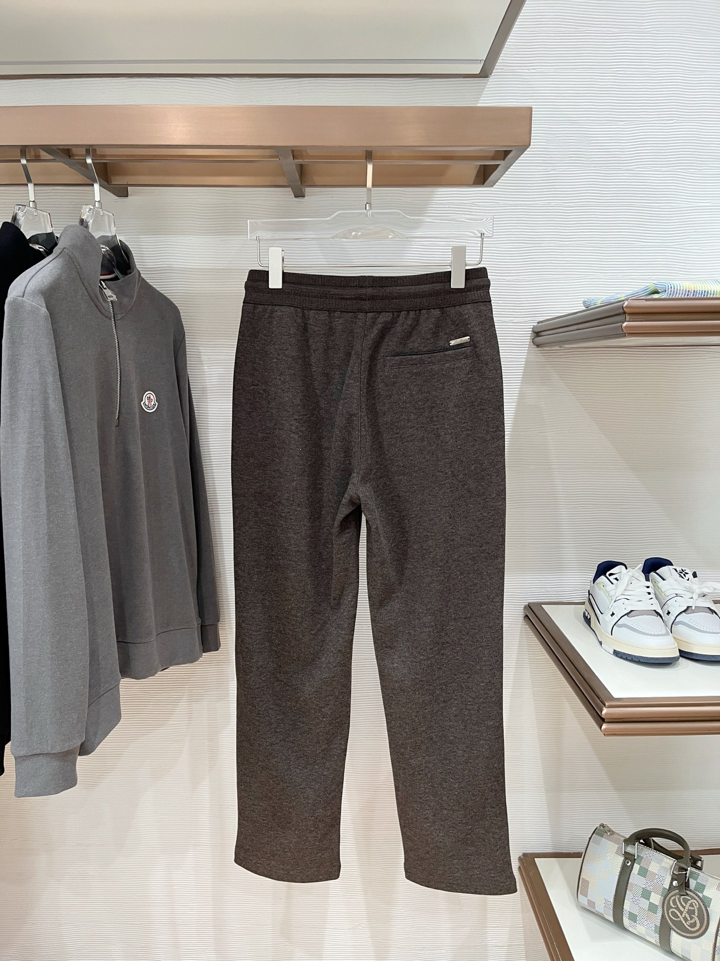 。Lo*ro Pi*na诺 u翩雅 2025秋冬 全品相订单，保暖有型 羊毛呢混纺松紧腰直脚休闲裤 经典