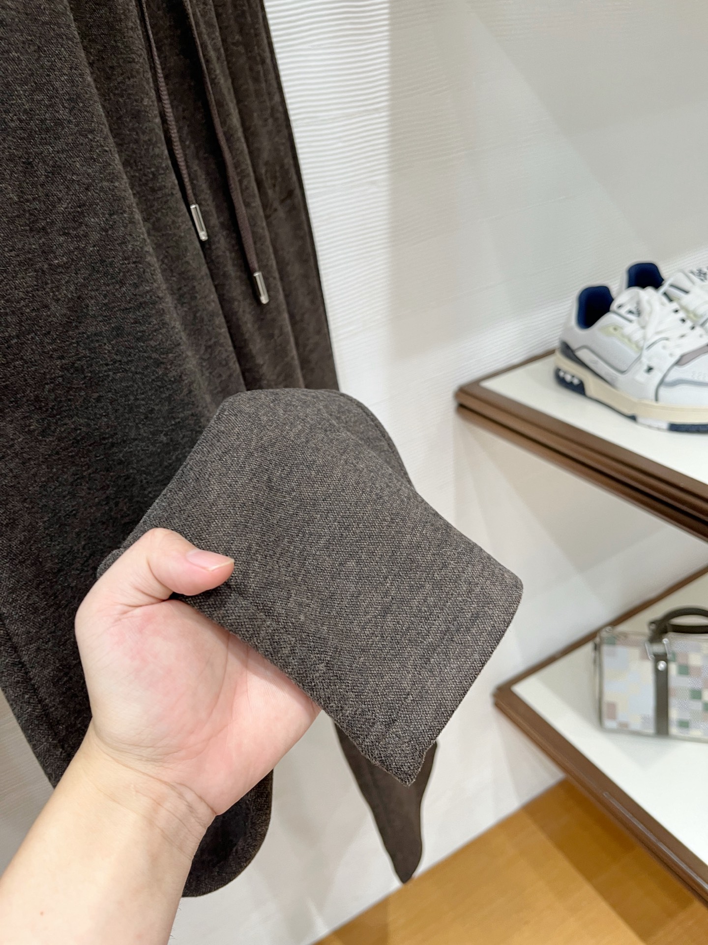 。Lo*ro Pi*na诺 u翩雅 2025秋冬 全品相订单，保暖有型 羊毛呢混纺松紧腰直脚休闲裤 经典