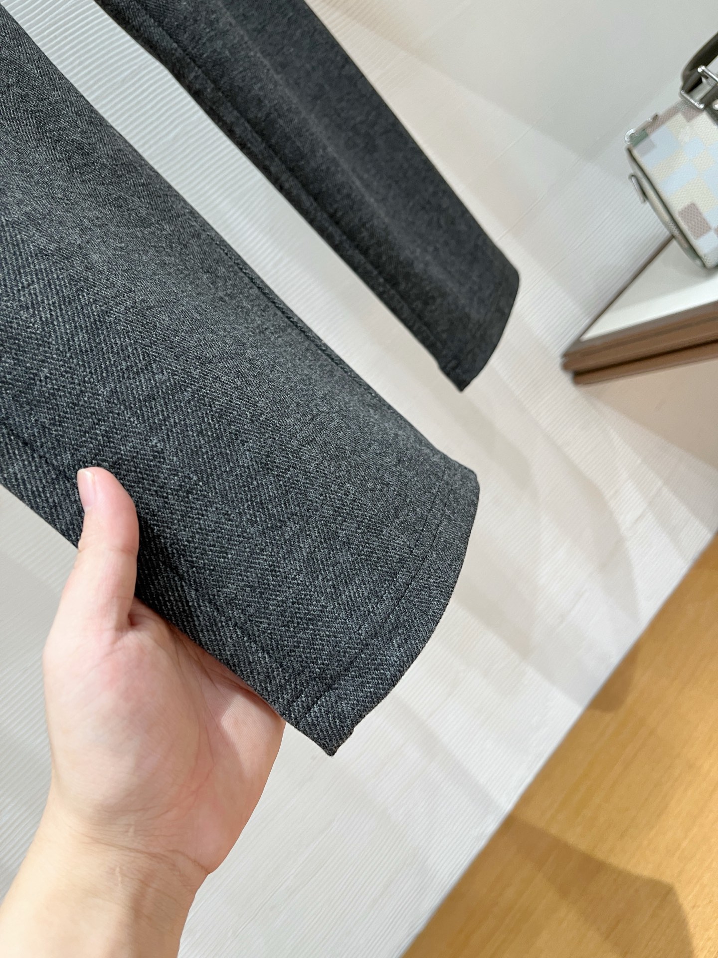 。Lo*ro Pi*na诺 u翩雅 2025秋冬 全品相订单，保暖有型 羊毛呢混纺松紧腰直脚休闲裤 经典