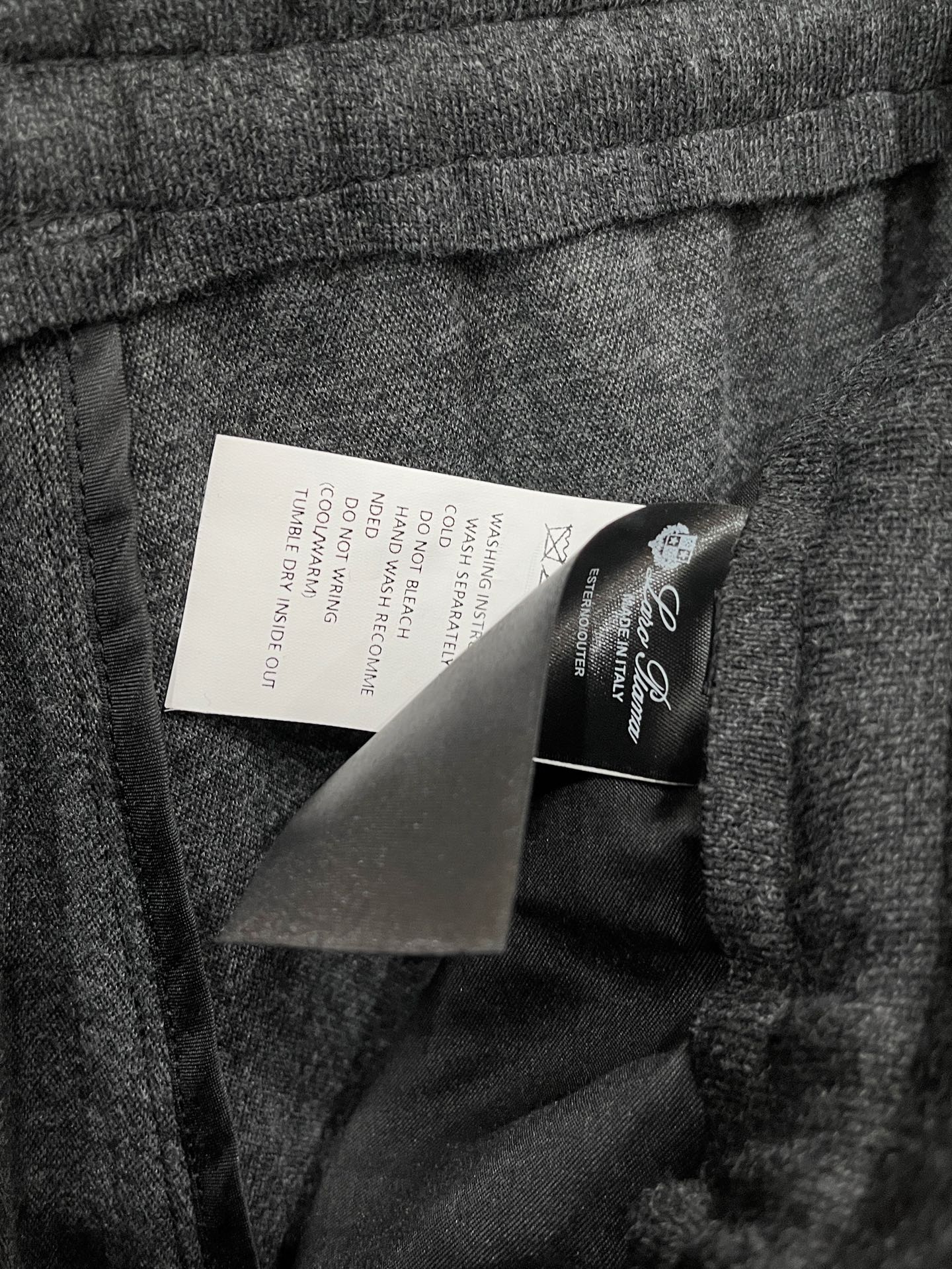 。Lo*ro Pi*na诺 u翩雅 2025秋冬 全品相订单，保暖有型 羊毛呢混纺松紧腰直脚休闲裤 经典