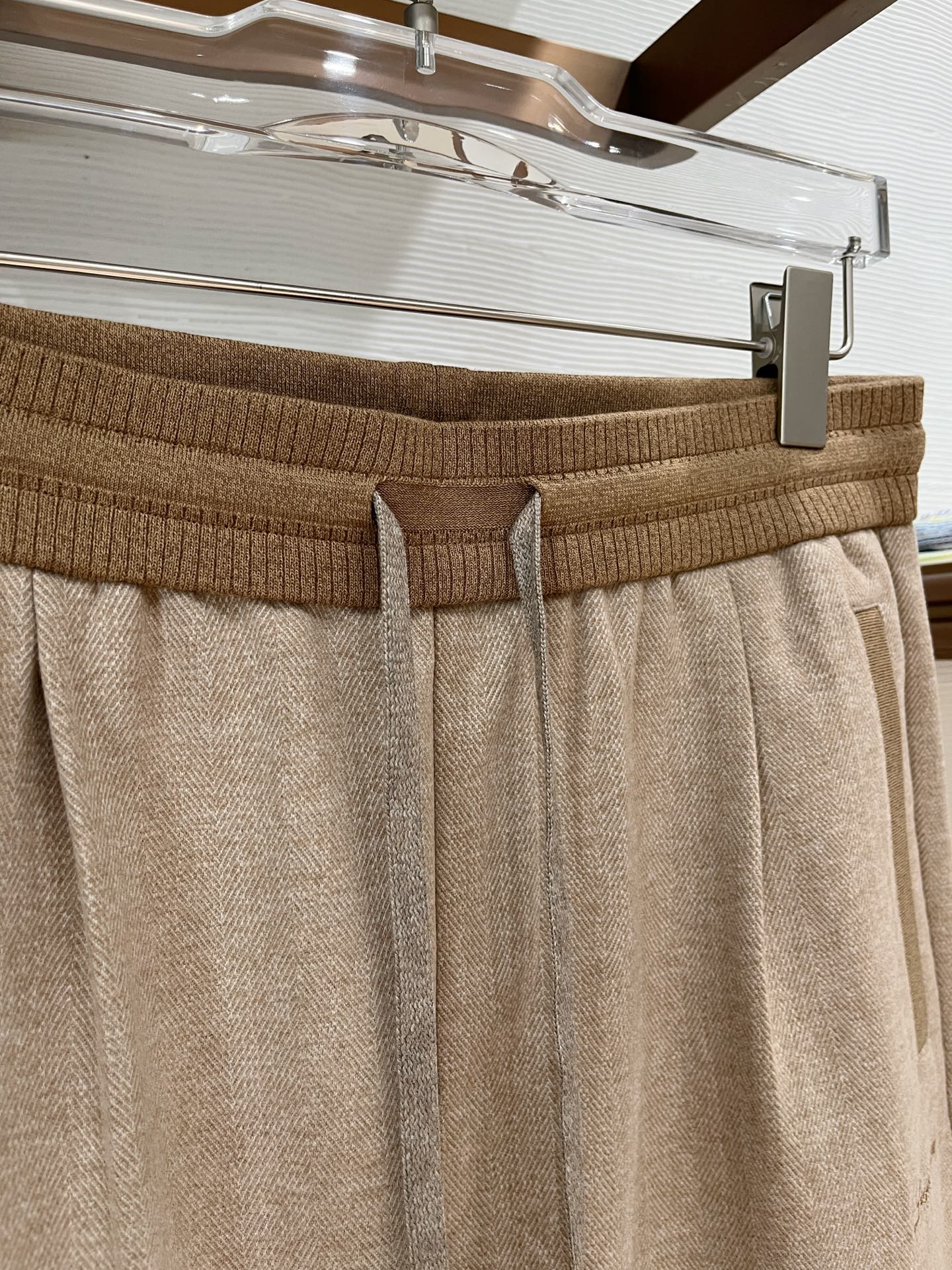 。Lo*ro Pi*na诺 u翩雅 2025秋冬 全品相订单，保暖有型 羊毛呢混纺松紧腰直脚休闲裤 经典