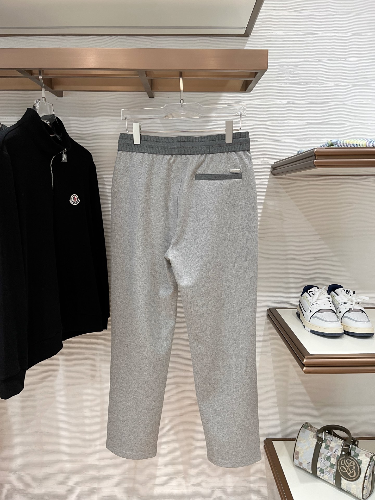 。Lo*ro Pi*na诺 u翩雅 2025秋冬 全品相订单，保暖有型 羊毛呢混纺松紧腰直脚休闲裤 经典