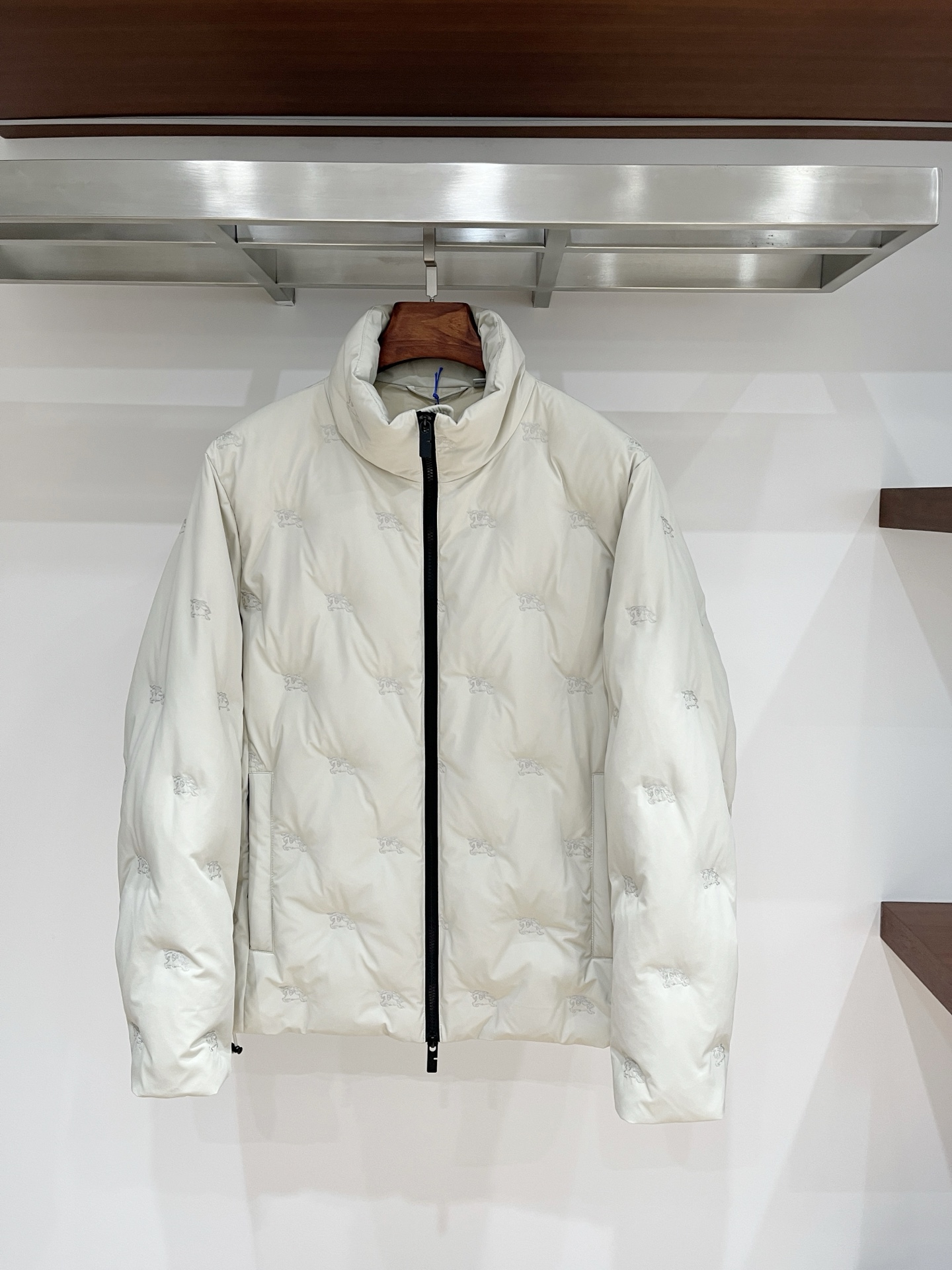 2️⃣0️⃣2️⃣5️⃣秋冬B UR BERRY新款男士刺绣羽绒 完针刺绣 精致细腻 简约立领大气干练 