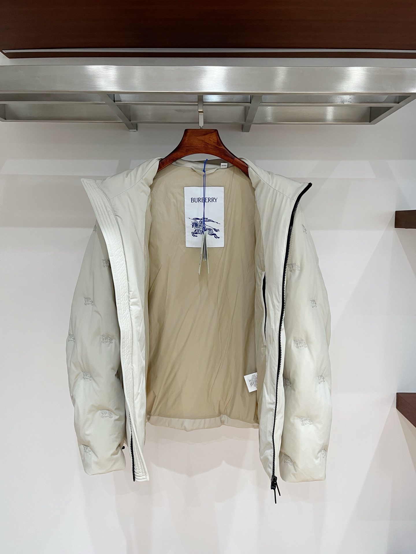 2️⃣0️⃣2️⃣5️⃣秋冬B UR BERRY新款男士刺绣羽绒 完针刺绣 精致细腻 简约立领大气干练 