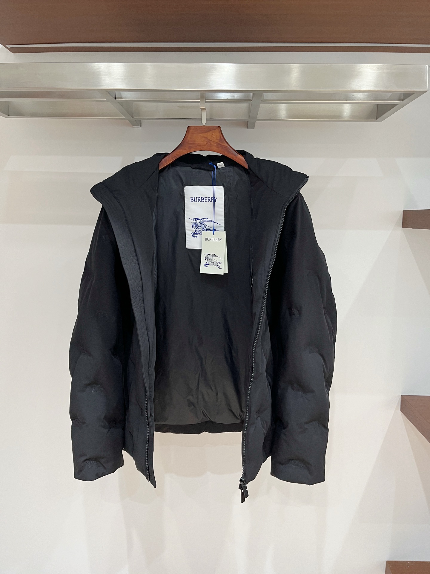 2️⃣0️⃣2️⃣5️⃣秋冬B UR BERRY新款男士刺绣羽绒 完针刺绣 精致细腻 简约立领大气干练 