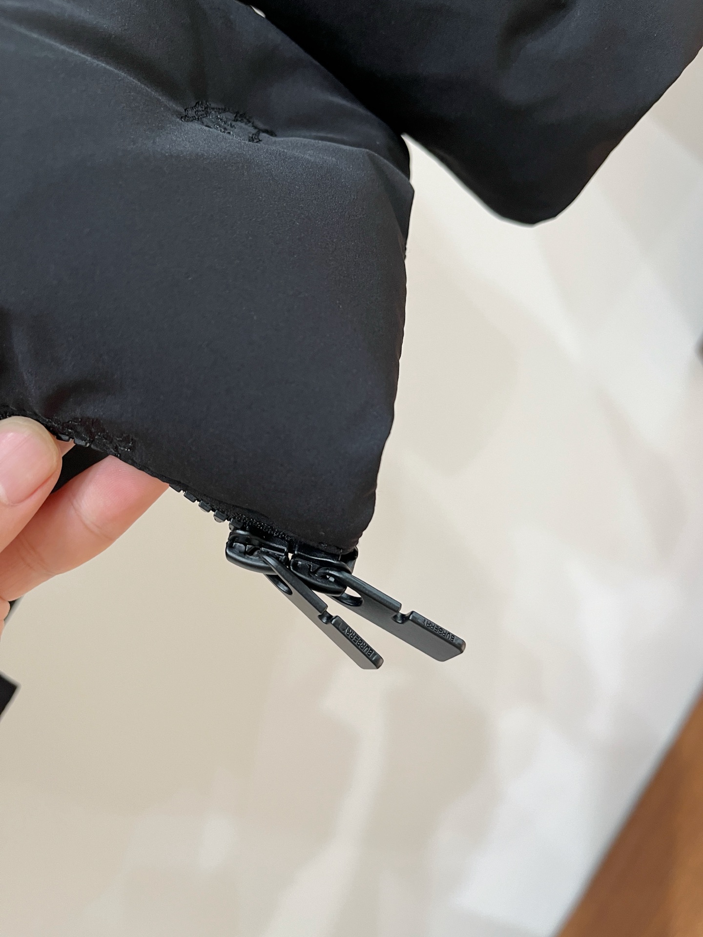 2️⃣0️⃣2️⃣5️⃣秋冬B UR BERRY新款男士刺绣羽绒 完针刺绣 精致细腻 简约立领大气干练 