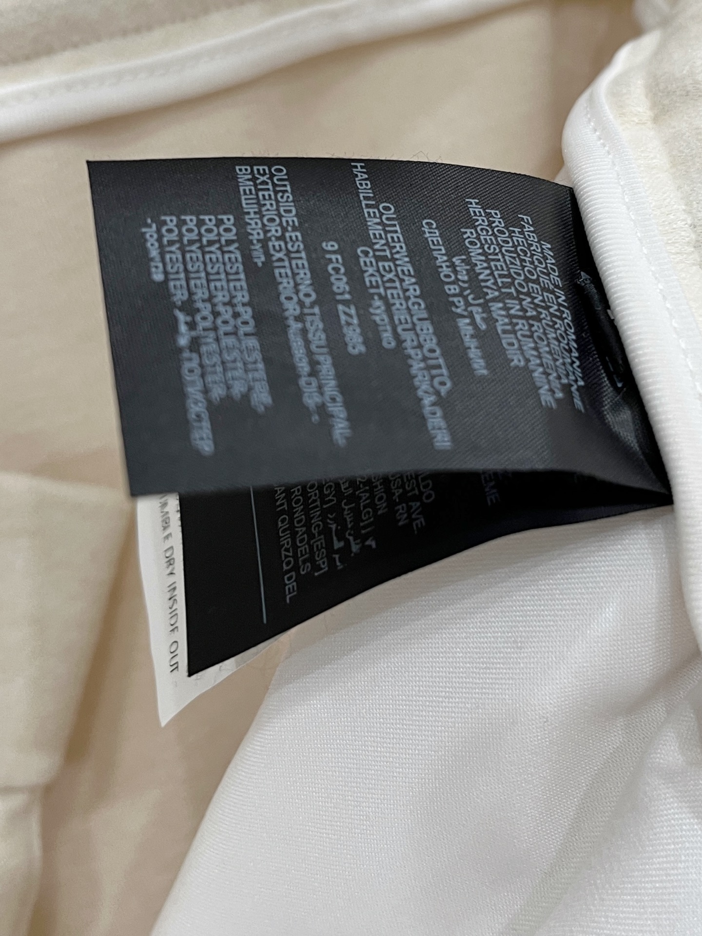 。Zz杰尼*亚🔥秋冬新款男士直筒运动裤，羊绒羊毛混纺面料、三标齐、松紧腰抽绳、两侧拉链口袋设计，合体的裁