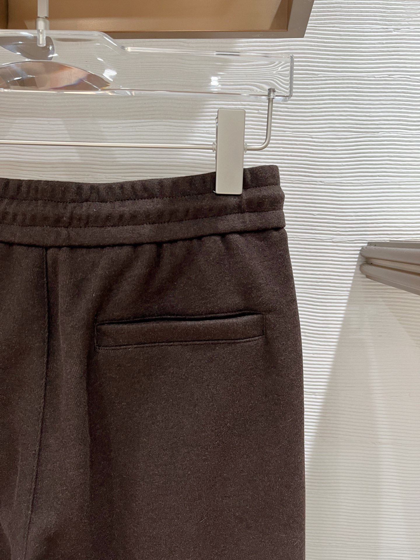 。Zz杰尼*亚🔥秋冬新款男士直筒运动裤，羊绒羊毛混纺面料、三标齐、松紧腰抽绳、两侧拉链口袋设计，合体的裁