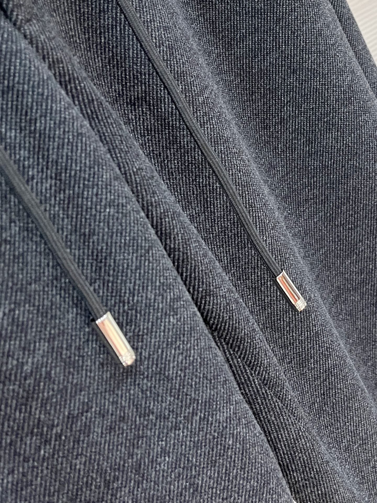 。Lo*ro Pi*na诺 u翩雅 2025秋冬 全品相订单，保暖有型 羊毛呢混纺松紧腰直脚休闲裤 经典