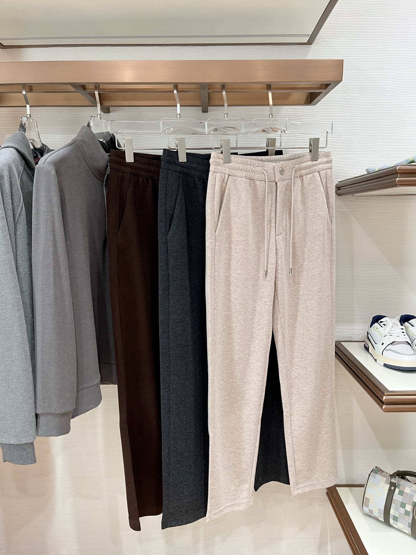 。Lo*ro Pi*na诺 u翩雅 2025秋冬 全品相订单，保暖有型 羊毛呢混纺松紧腰直脚休闲裤 经典