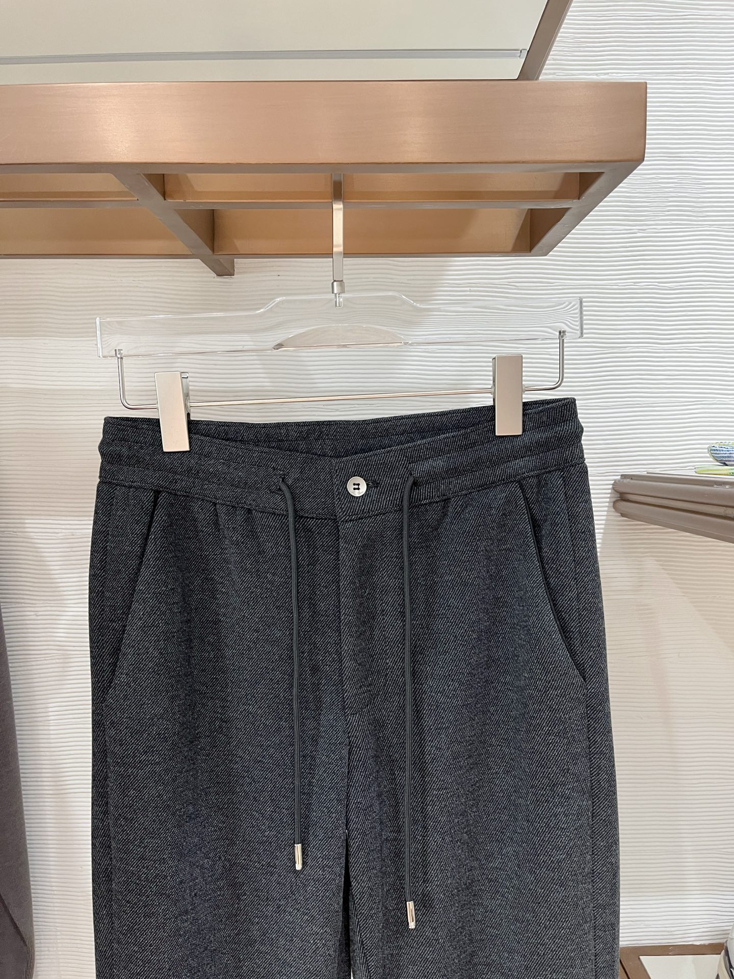 。Lo*ro Pi*na诺 u翩雅 2025秋冬 全品相订单，保暖有型 羊毛呢混纺松紧腰直脚休闲裤 经典