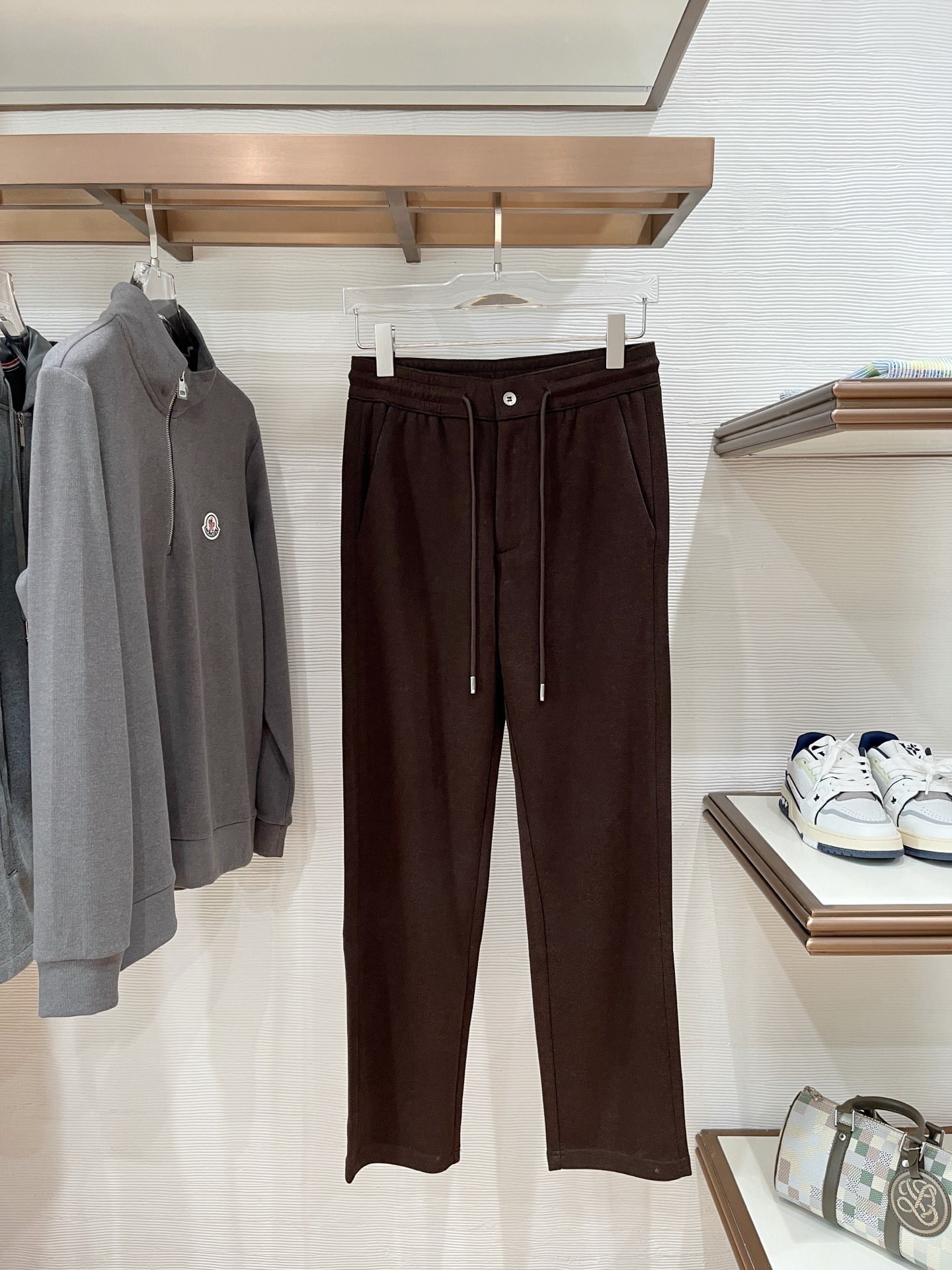 。Lo*ro Pi*na诺 u翩雅 2025秋冬 全品相订单，保暖有型 羊毛呢混纺松紧腰直脚休闲裤 经典