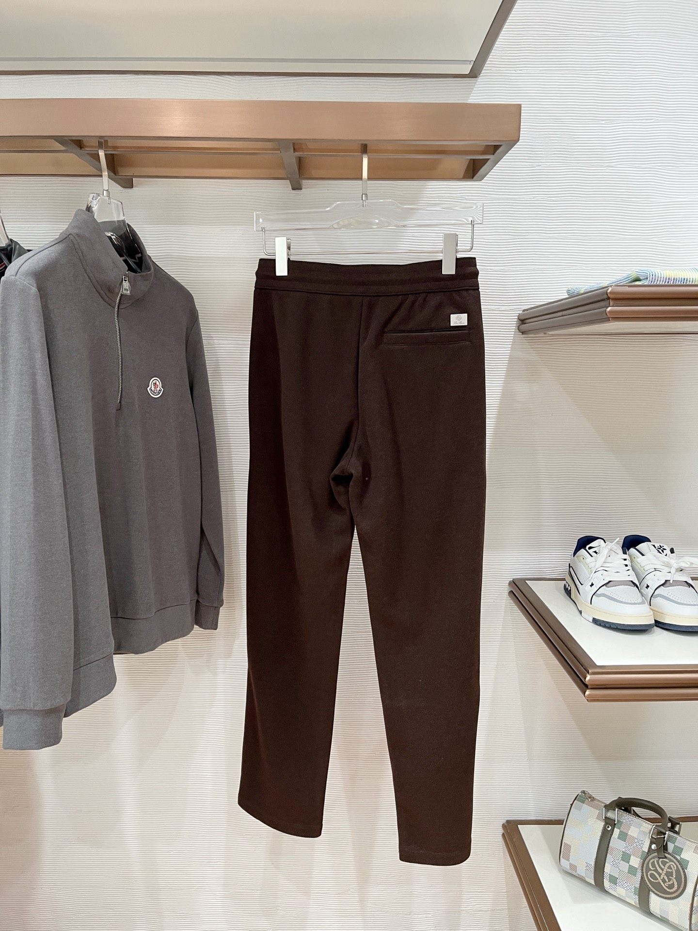 。Lo*ro Pi*na诺 u翩雅 2025秋冬 全品相订单，保暖有型 羊毛呢混纺松紧腰直脚休闲裤 经典