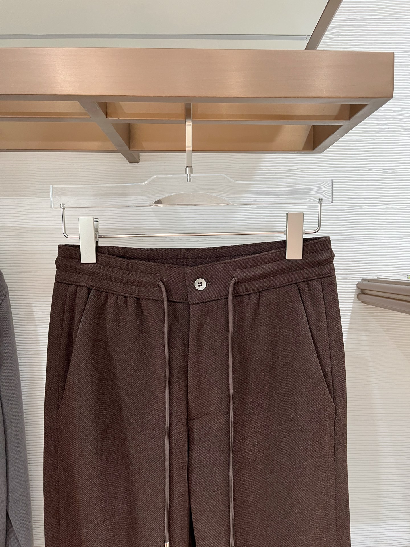 。Lo*ro Pi*na诺 u翩雅 2025秋冬 全品相订单，保暖有型 羊毛呢混纺松紧腰直脚休闲裤 经典