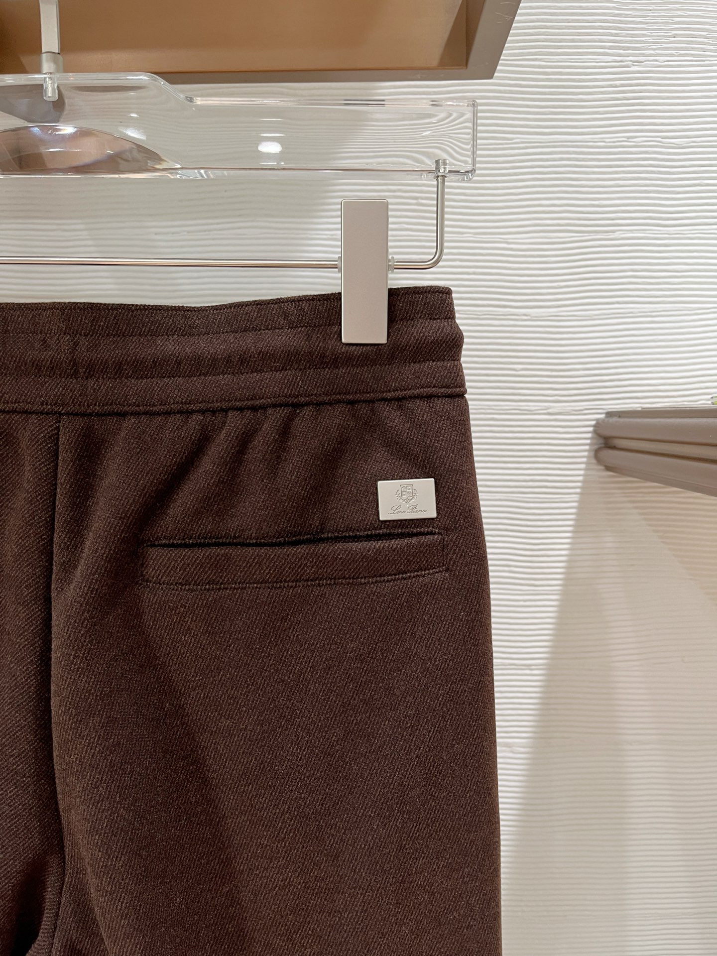 。Lo*ro Pi*na诺 u翩雅 2025秋冬 全品相订单，保暖有型 羊毛呢混纺松紧腰直脚休闲裤 经典