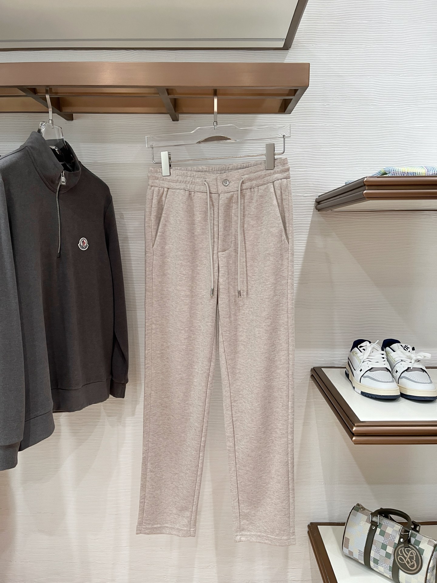 。Lo*ro Pi*na诺 u翩雅 2025秋冬 全品相订单，保暖有型 羊毛呢混纺松紧腰直脚休闲裤 经典