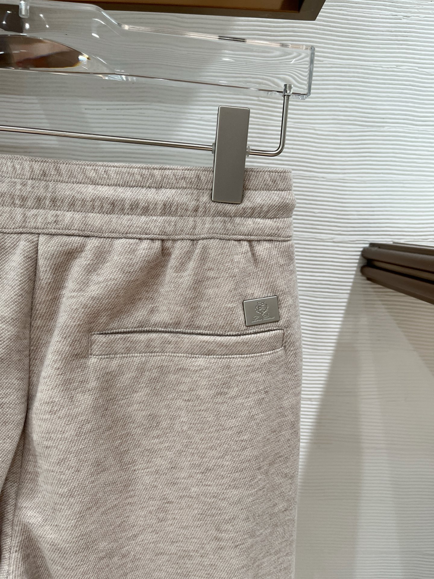 。Lo*ro Pi*na诺 u翩雅 2025秋冬 全品相订单，保暖有型 羊毛呢混纺松紧腰直脚休闲裤 经典