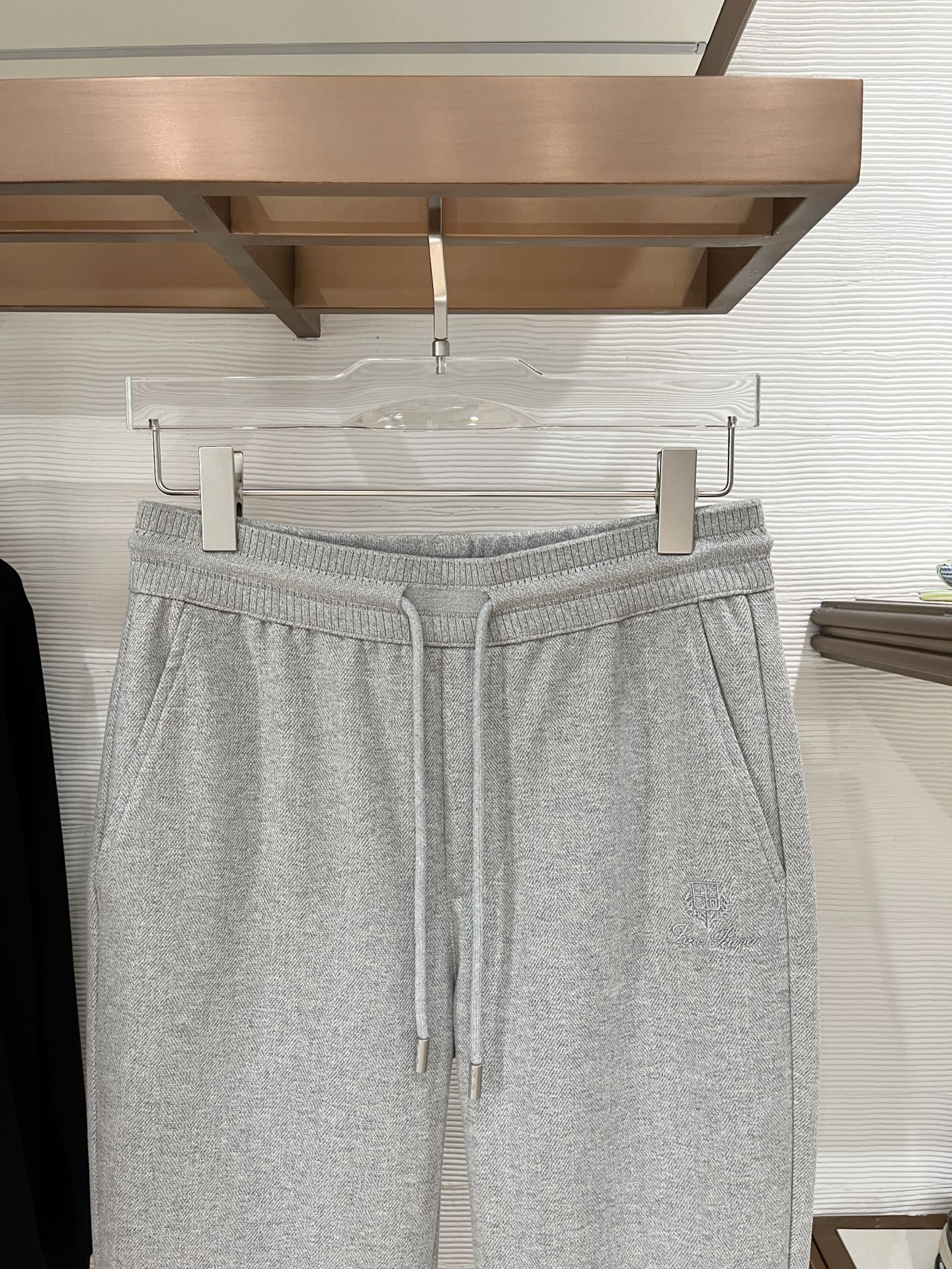 。Lo*ro Pi*na诺 u翩雅 2025秋冬 全品相订单，保暖有型 羊毛呢混纺松紧腰直脚休闲裤 经典