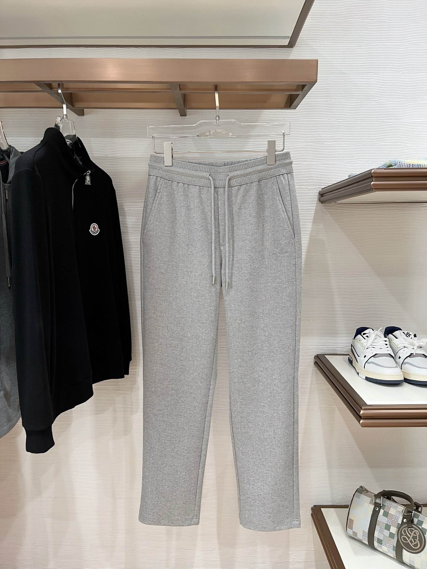 。Lo*ro Pi*na诺 u翩雅 2025秋冬 全品相订单，保暖有型 羊毛呢混纺松紧腰直脚休闲裤 经典