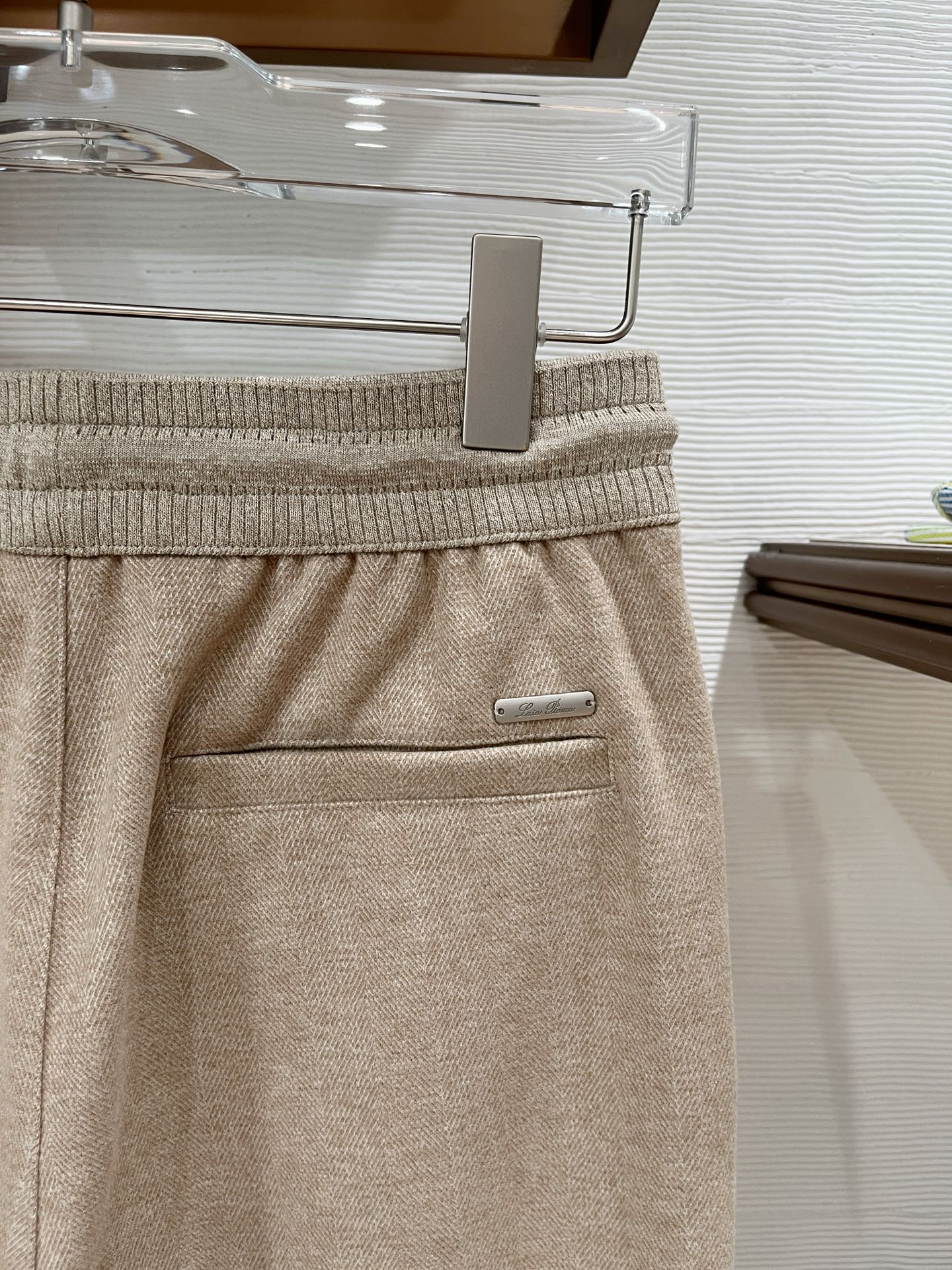 。Lo*ro Pi*na诺 u翩雅 2025秋冬 全品相订单，保暖有型 羊毛呢混纺松紧腰直脚休闲裤 经典