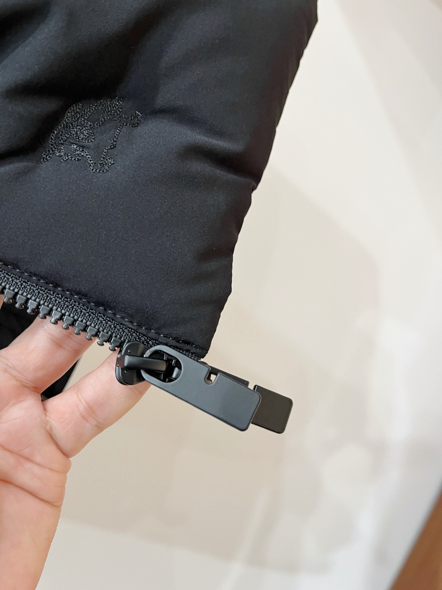 2️⃣0️⃣2️⃣5️⃣ 巴宝莉Burberry最新款时尚设计师款立领羽绒服爆款羽绒马甲背心 处处细节显