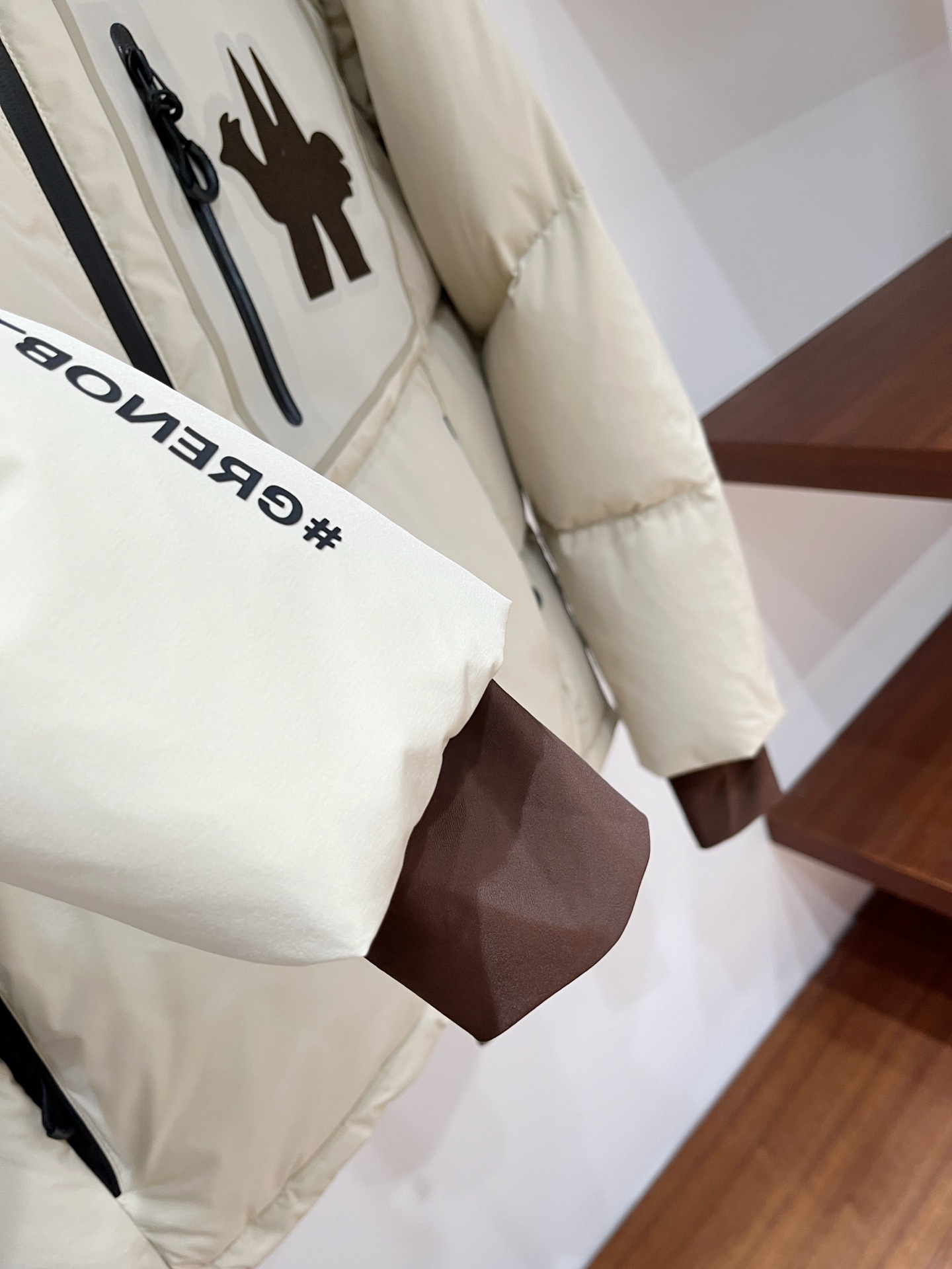 2️⃣0️⃣2️⃣5️⃣秋冬季新款！-Moncl*r男士立领羽绒服，高端轻奢的时尚风格，实穿百搭的款式，