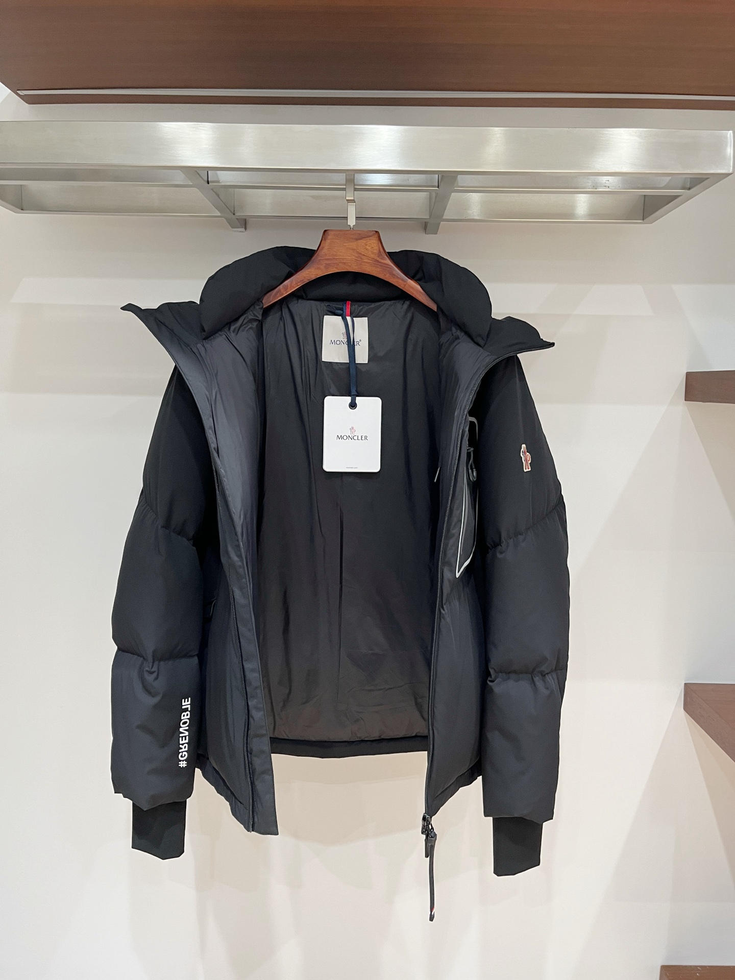 2️⃣0️⃣2️⃣5️⃣秋冬季新款！-Moncl*r男士立领羽绒服，高端轻奢的时尚风格，实穿百搭的款式，