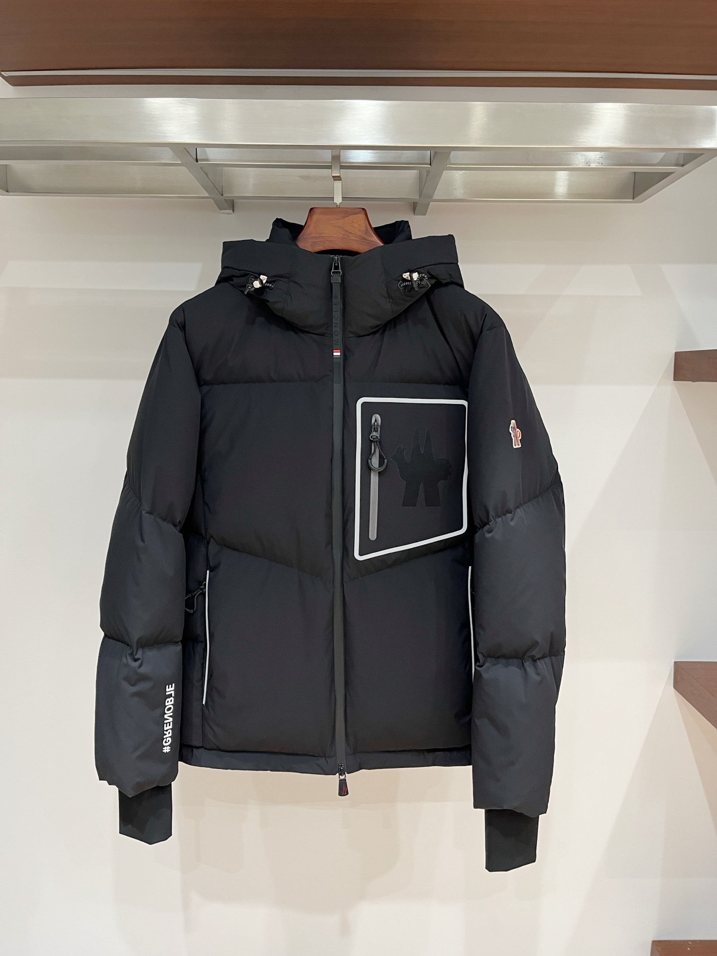 2️⃣0️⃣2️⃣5️⃣秋冬季新款！-Moncl*r男士立领羽绒服，高端轻奢的时尚风格，实穿百搭的款式，