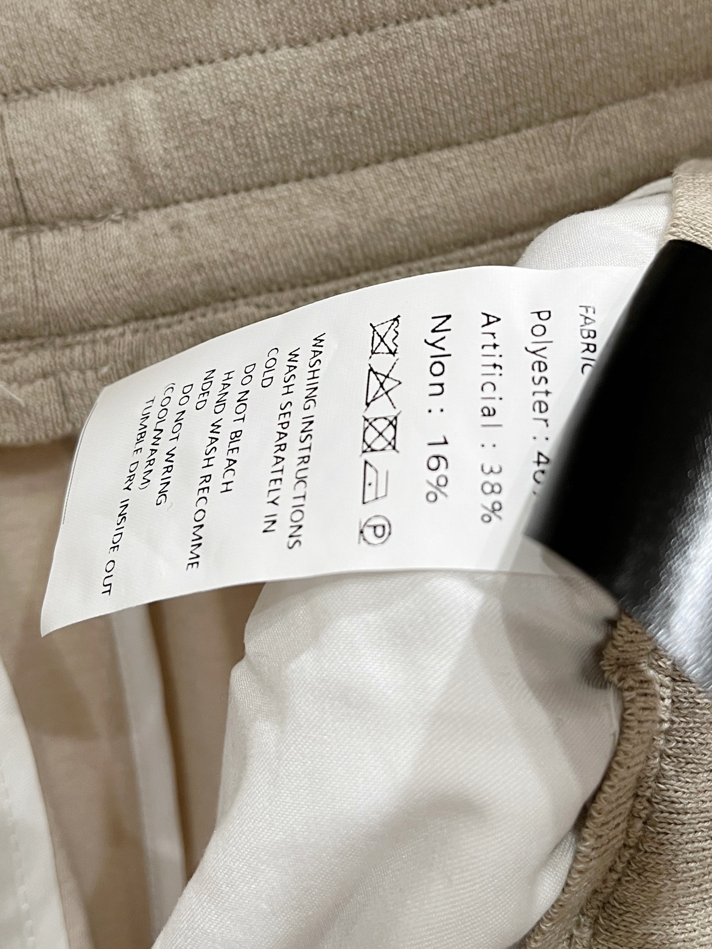 。lP🆕 1935秋冬 ，保暖有型高密度毛巾面混纺松紧腰直脚休闲裤 经典百搭 标志刺绣的点缀，松紧腰抽绳