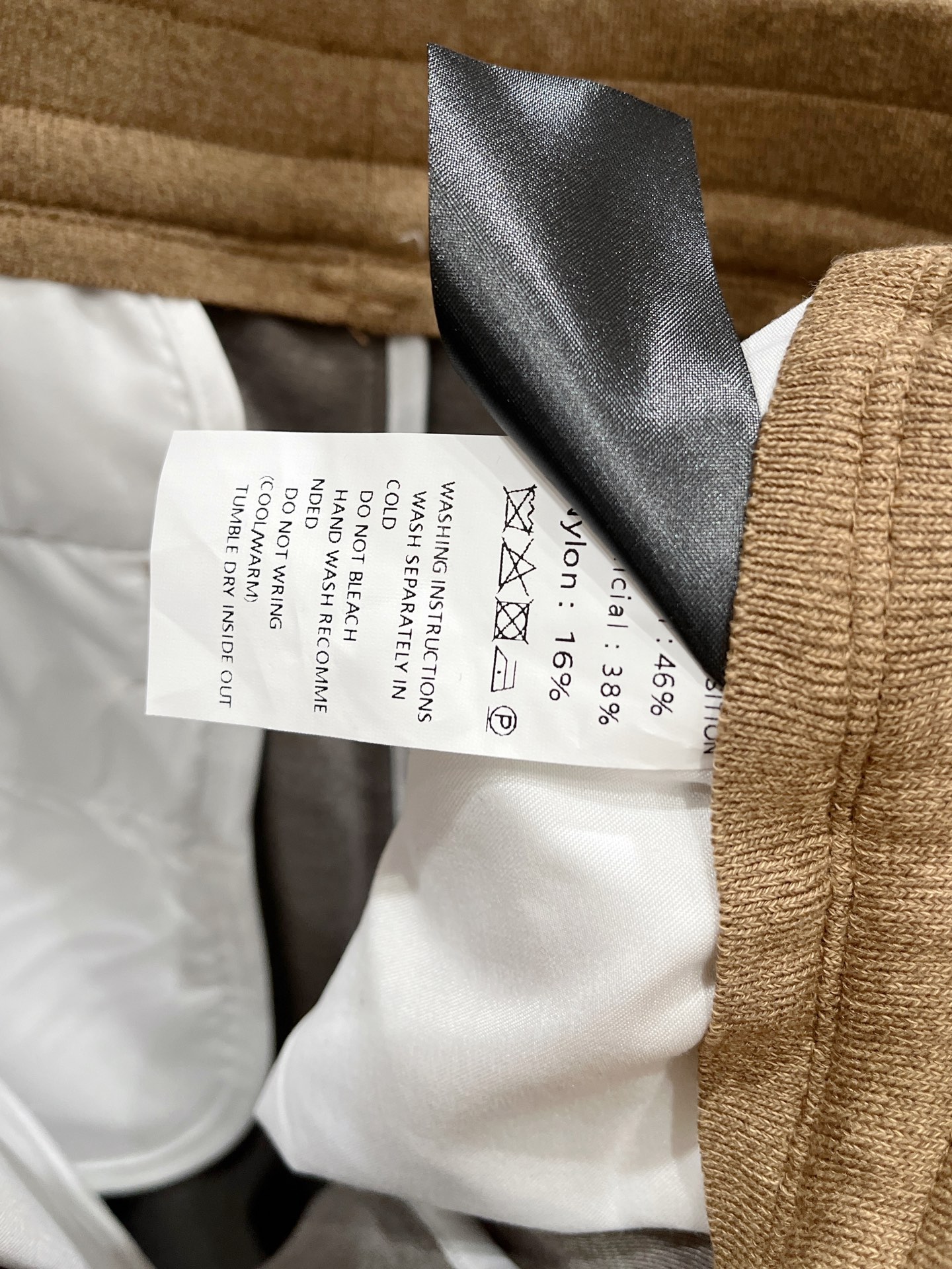 。lP🆕 1935秋冬 ，保暖有型高密度毛巾面混纺松紧腰直脚休闲裤 经典百搭 标志刺绣的点缀，松紧腰抽绳