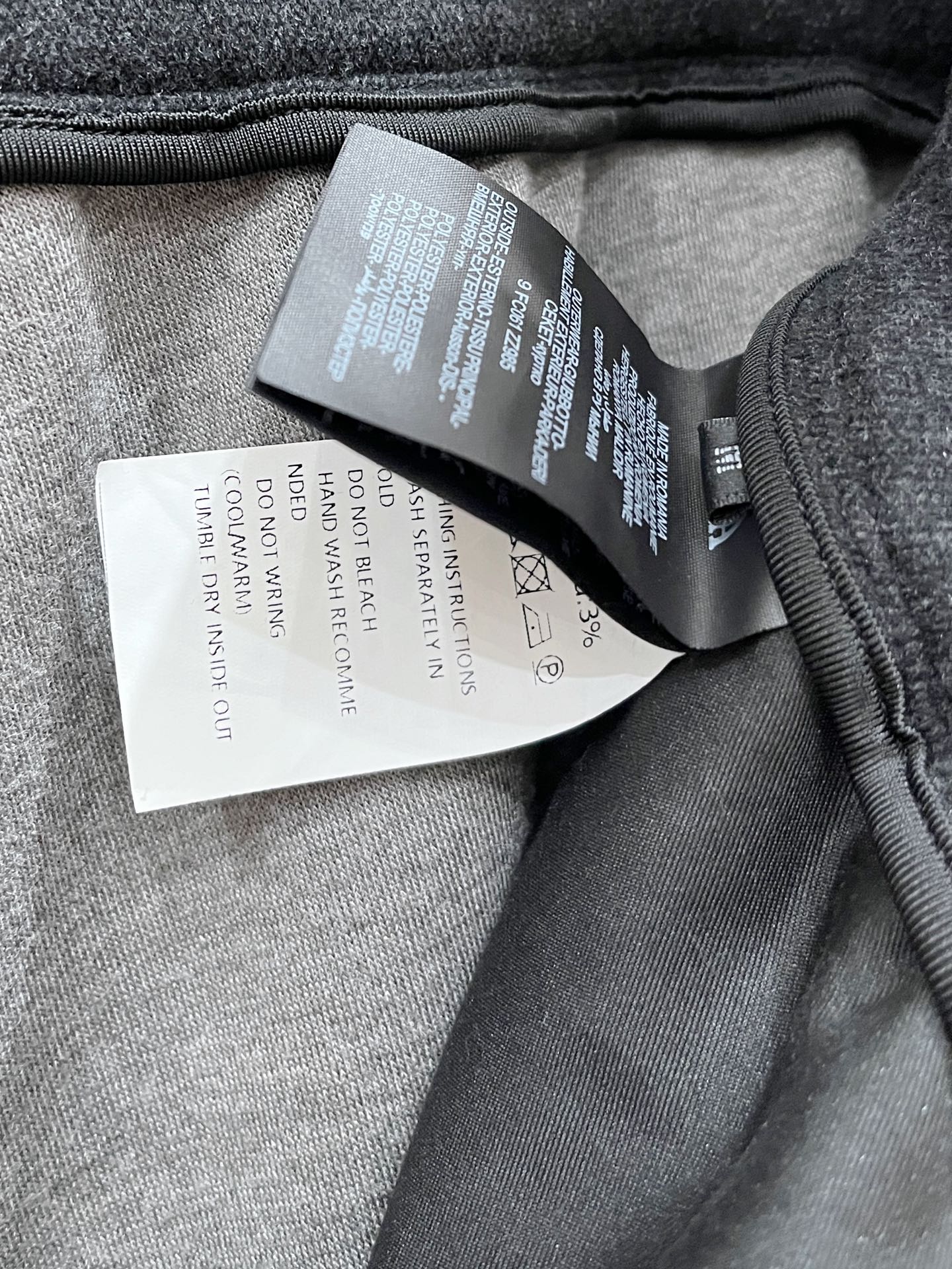 。Zz杰尼*亚🔥秋冬新款男士直筒运动裤，羊绒羊毛混纺面料、三标齐、松紧腰抽绳、两侧拉链口袋设计，合体的裁